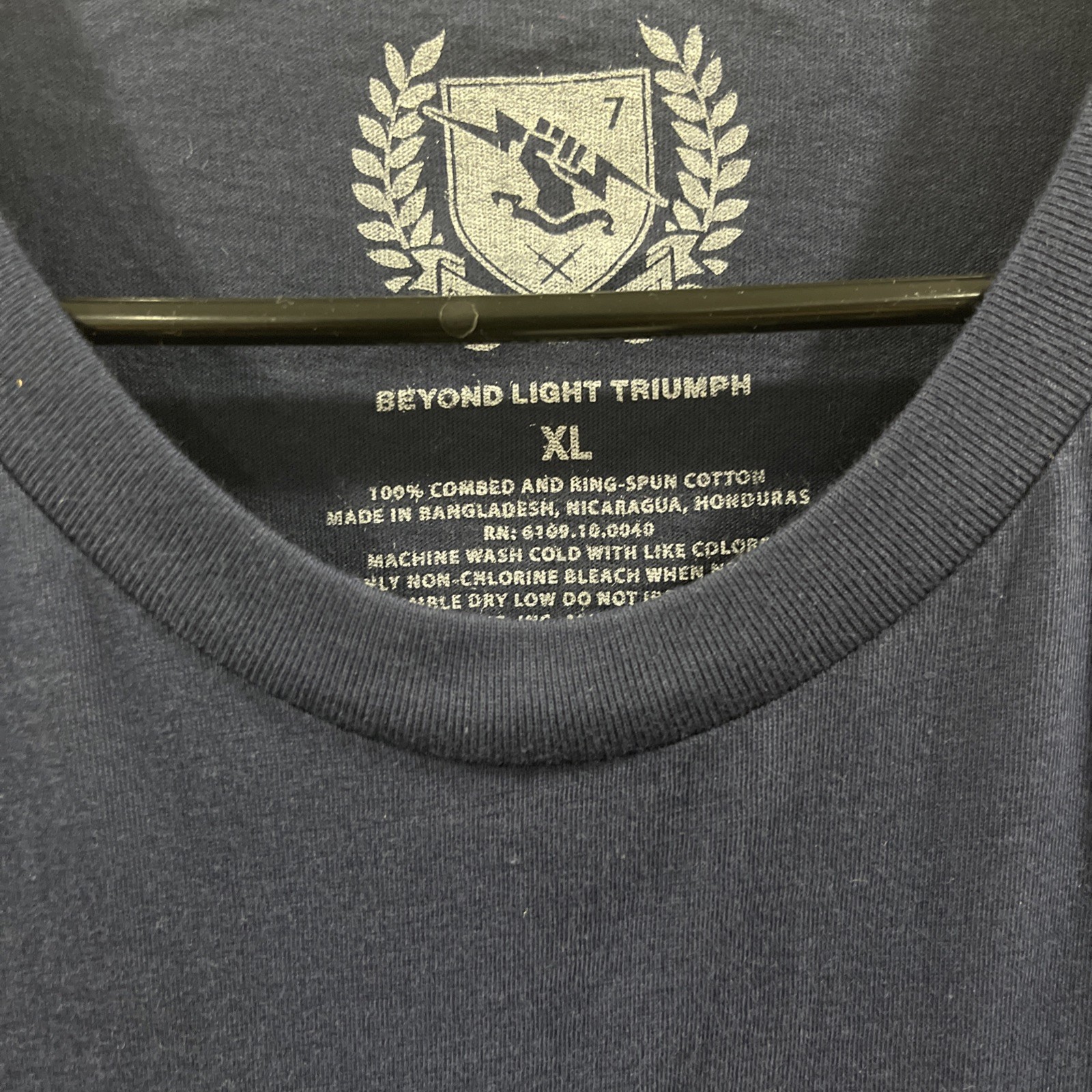 Destiny 2 Beyond Light Triumph T-Shirt Short Sleeve Navy Blue Size XL Bungie NEW