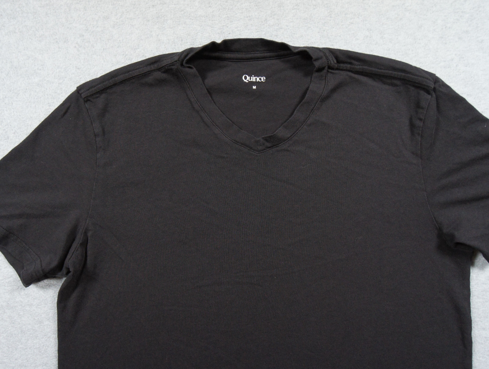 Quince Shirt Mens Medium Black Vneck Tee Short Sleeve Preppy Casual Adult