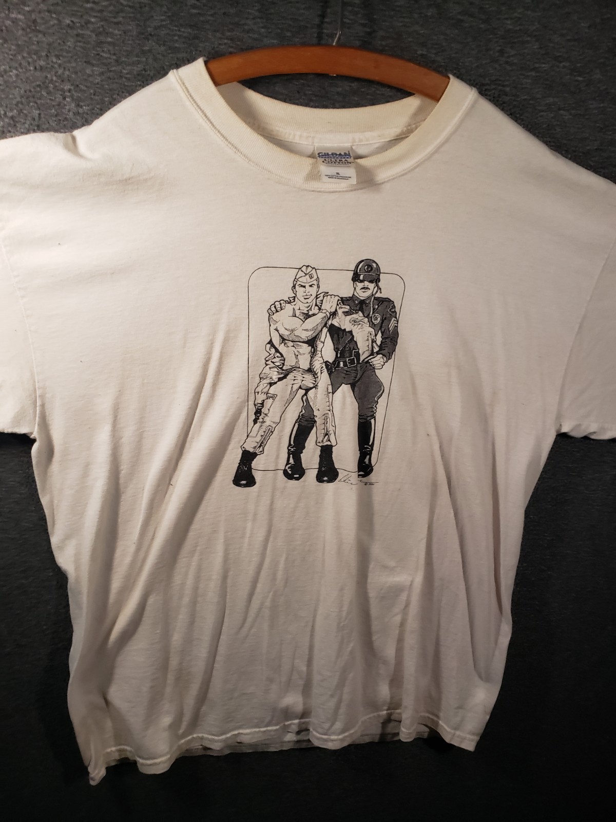 Vintage Etienne Tom of Finland policeman Army Gay 1980s Gildan XL