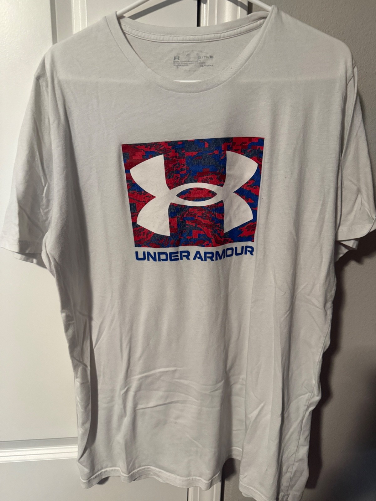 Under Armour White Logo Tee Shirt Size XL