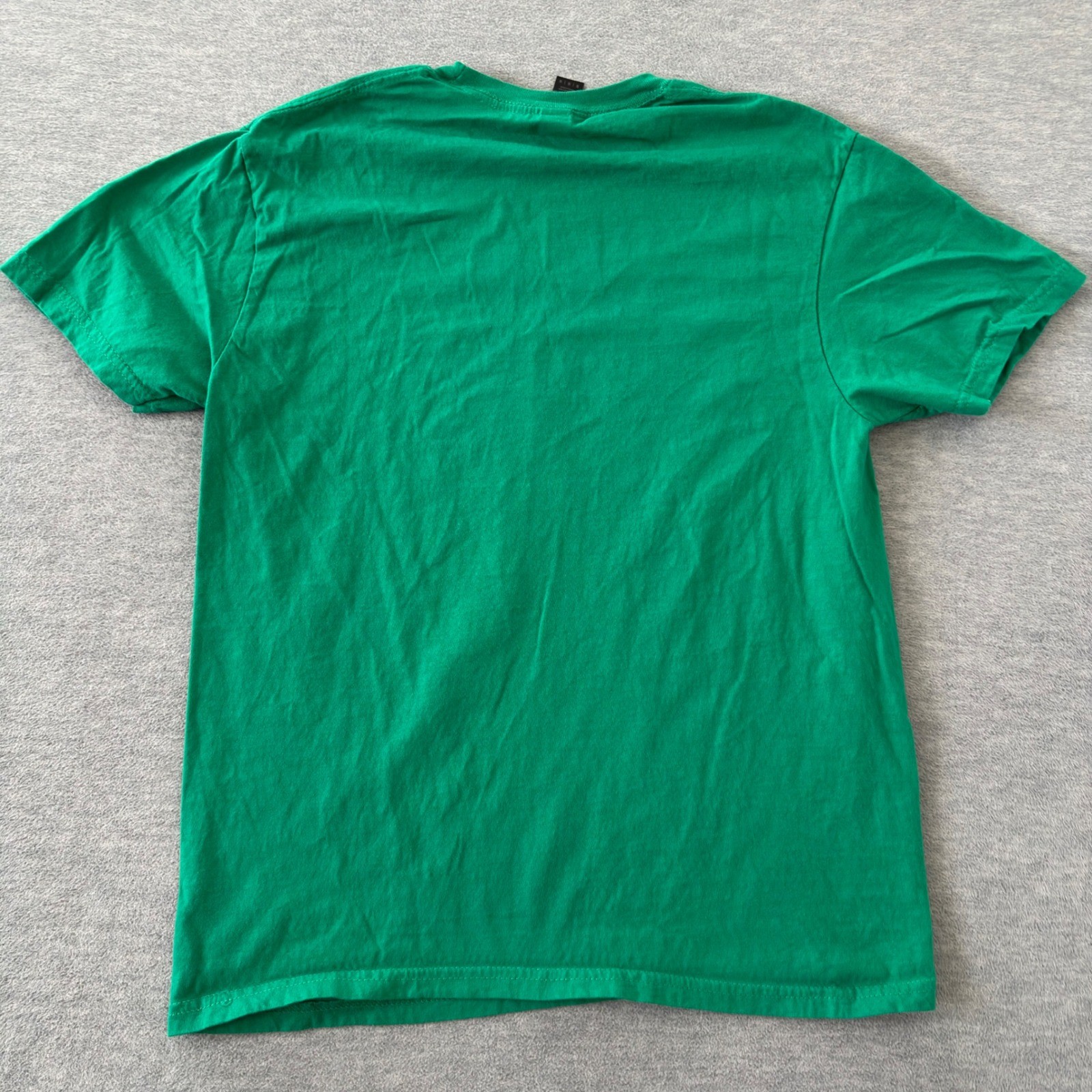 Proper No Twelve Irish Whiskey Green Graphic T-Shirt Men Medium Gildan Softstyle