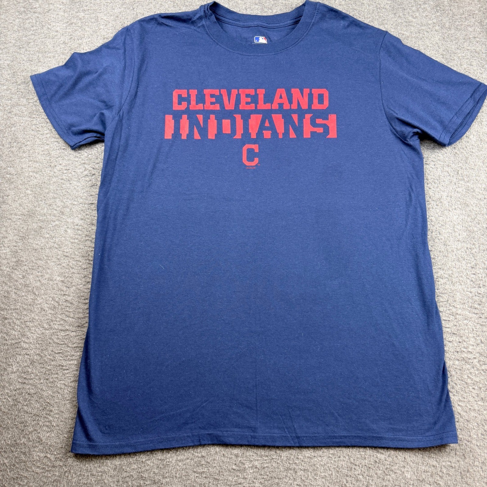 MLB Cleveland Indians T-Shirt Men’s Large Navy Blue Red Graphic Crew Neck Cotton
