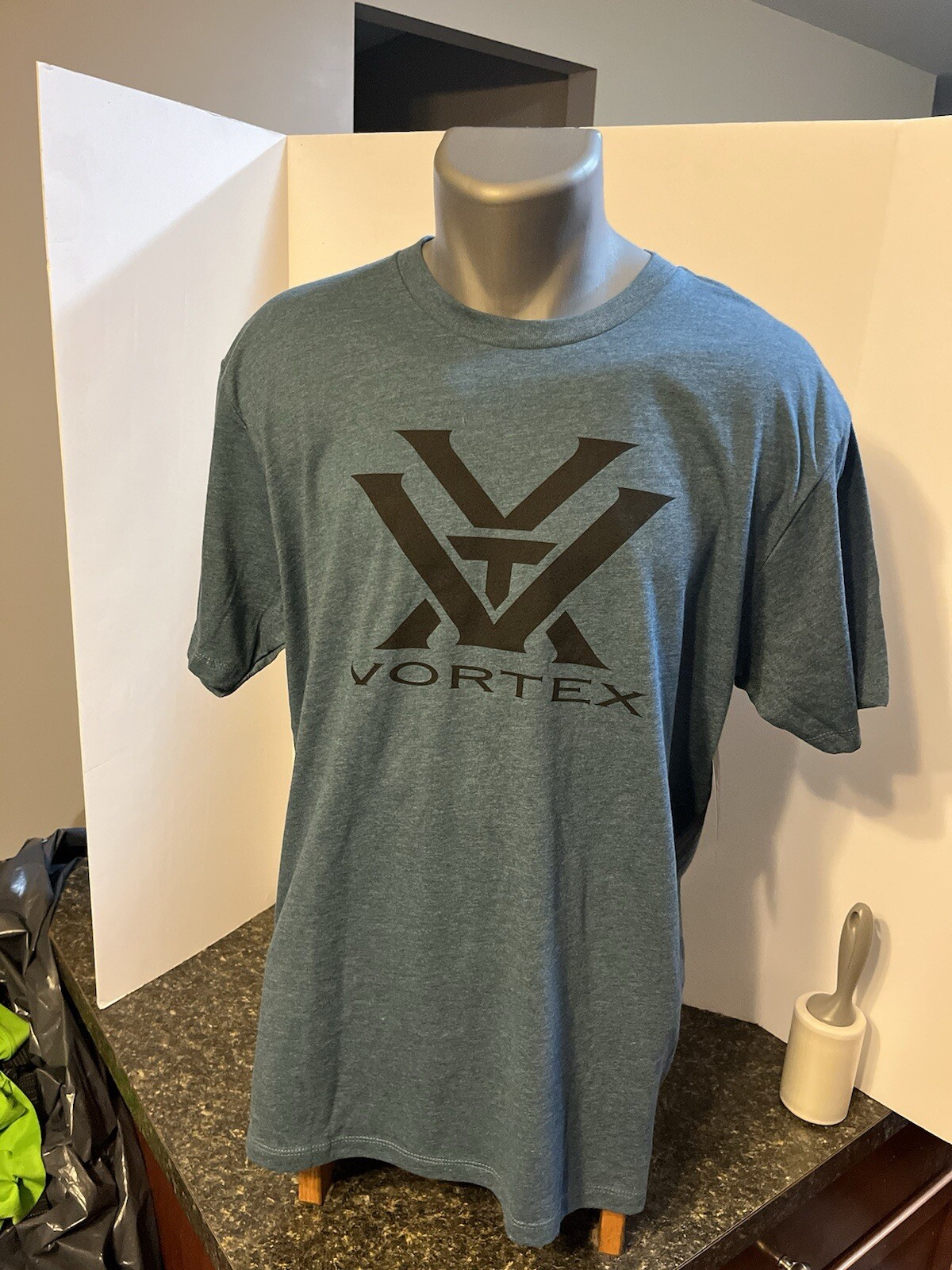 Vortex Optics Logo Men’s SS T-Shirt Blue Teal Cotton Poly – Athletic Cut – NWT