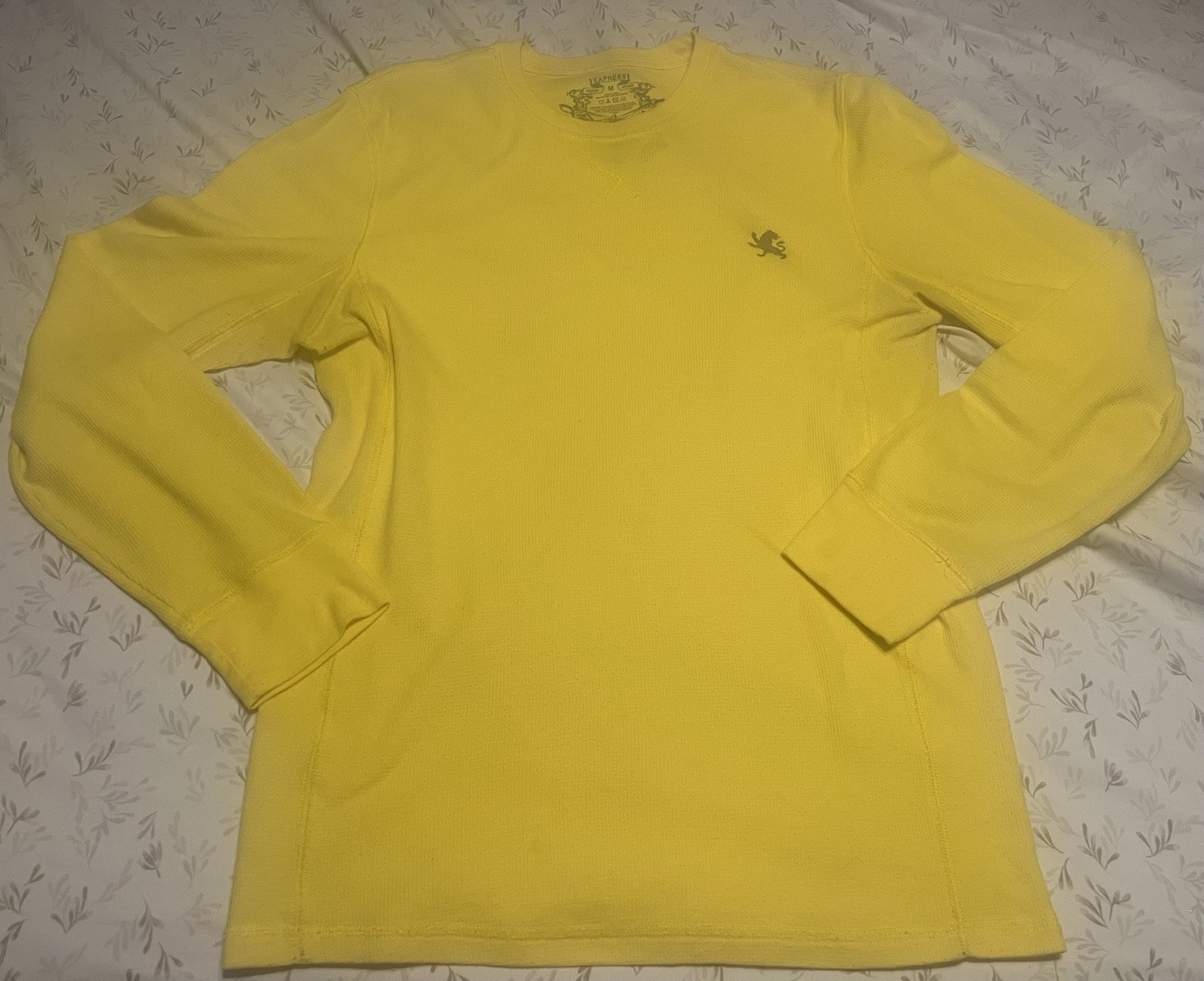 Express Design Studio Thermal Waffle Pullover Long Sleeve Shirt Mens sz M Yellow