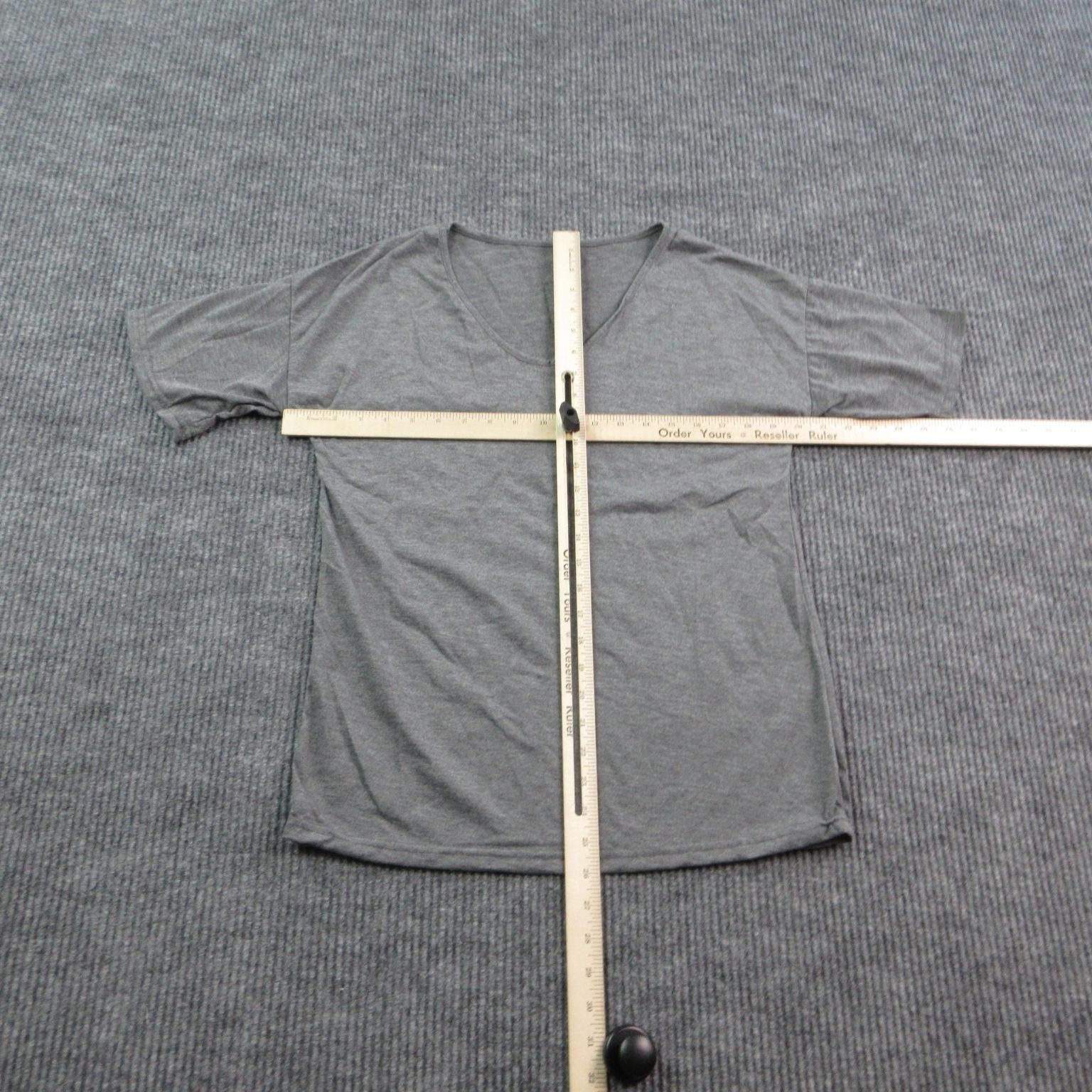 Gray V-Neck Shirt Mens M Polyester Spandex Short Sleeve Relaxed Lightweight NWOT