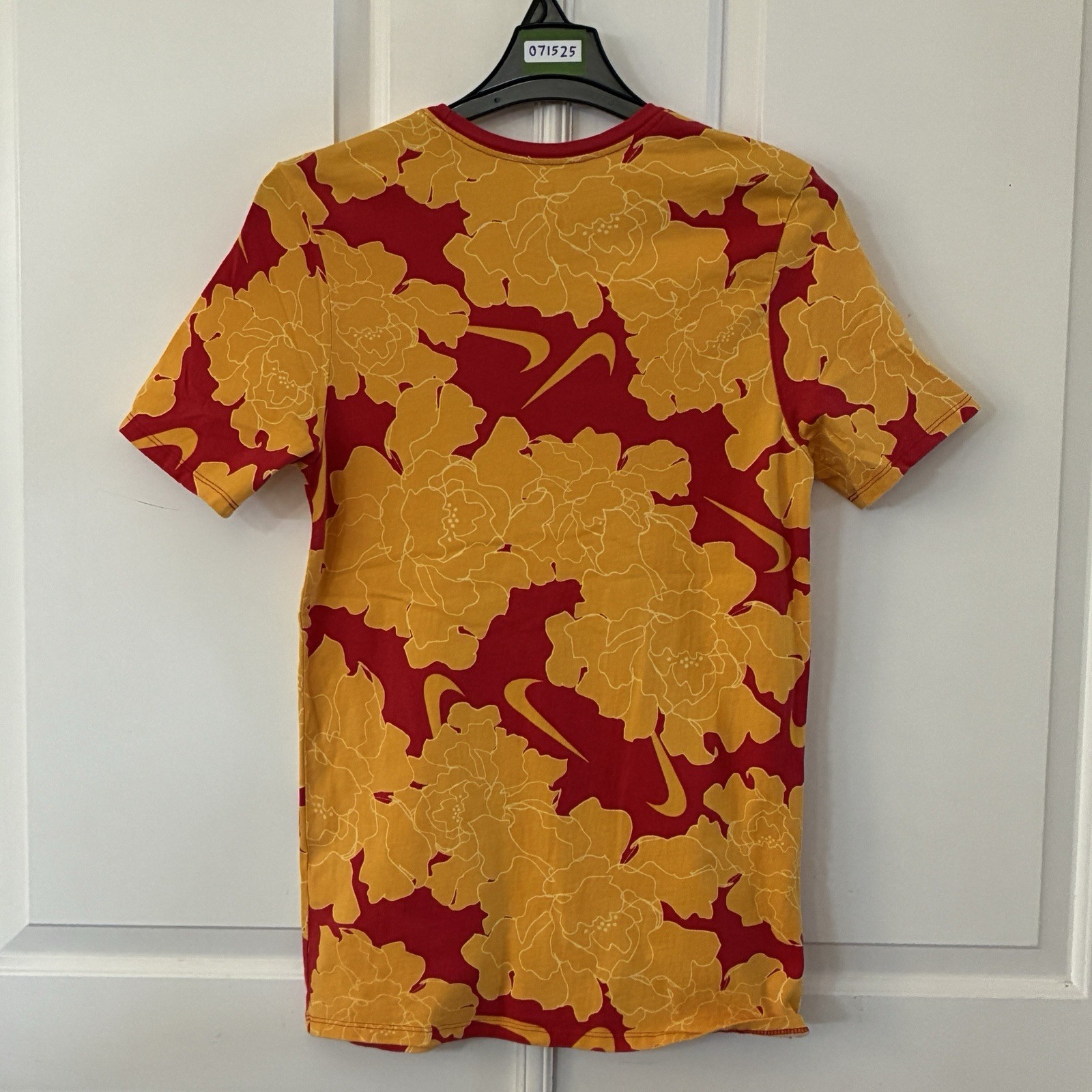 Nite T-Shirt Men’s Large Red Yellow Floral Swoosh Print Pocket Tee Casual