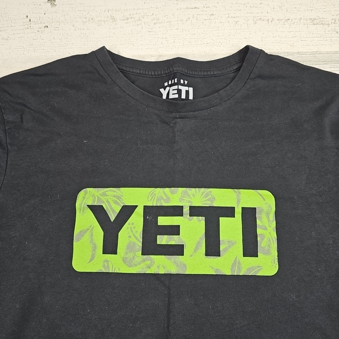Yeti Logo Shirt Mens Large Black Green Tropical Short Sleeve Pullover Graphic