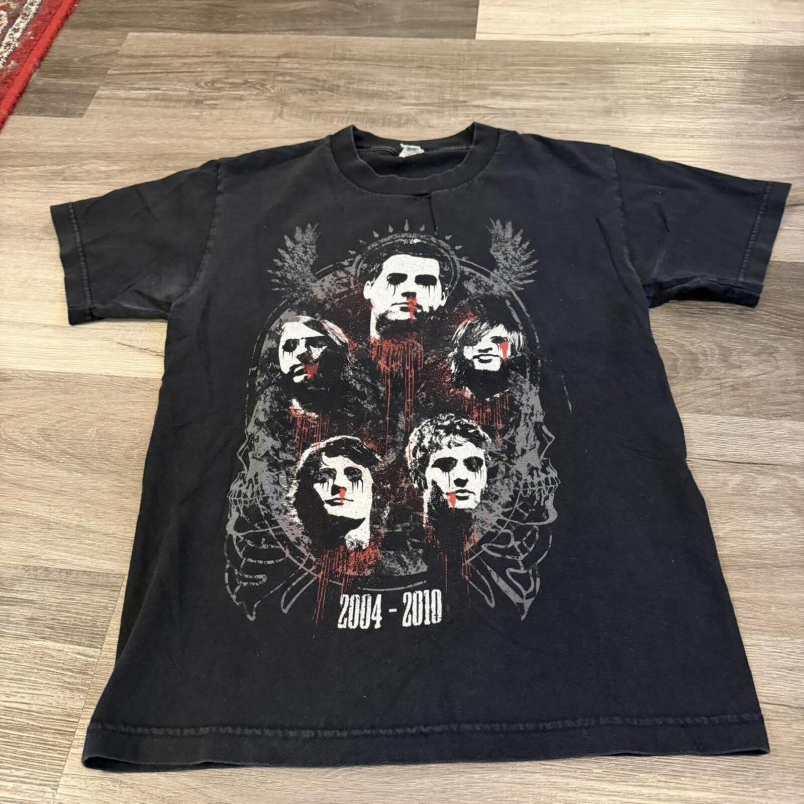 vintage straight reads the line last show t shirt 2010 S