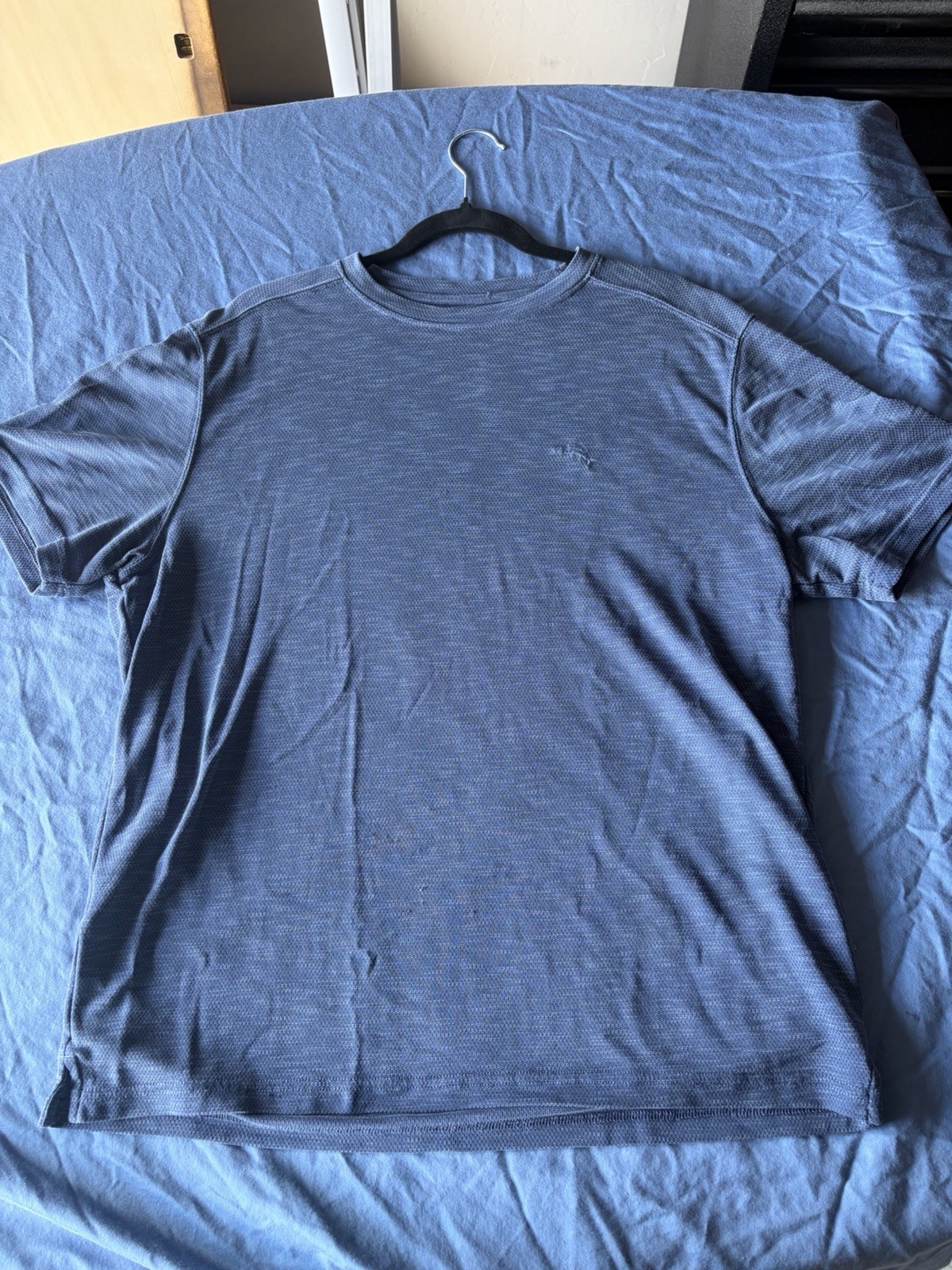 Tommy Bahama Men’s L Blue Solid Crew Neck Short Sleeve T-Shirt