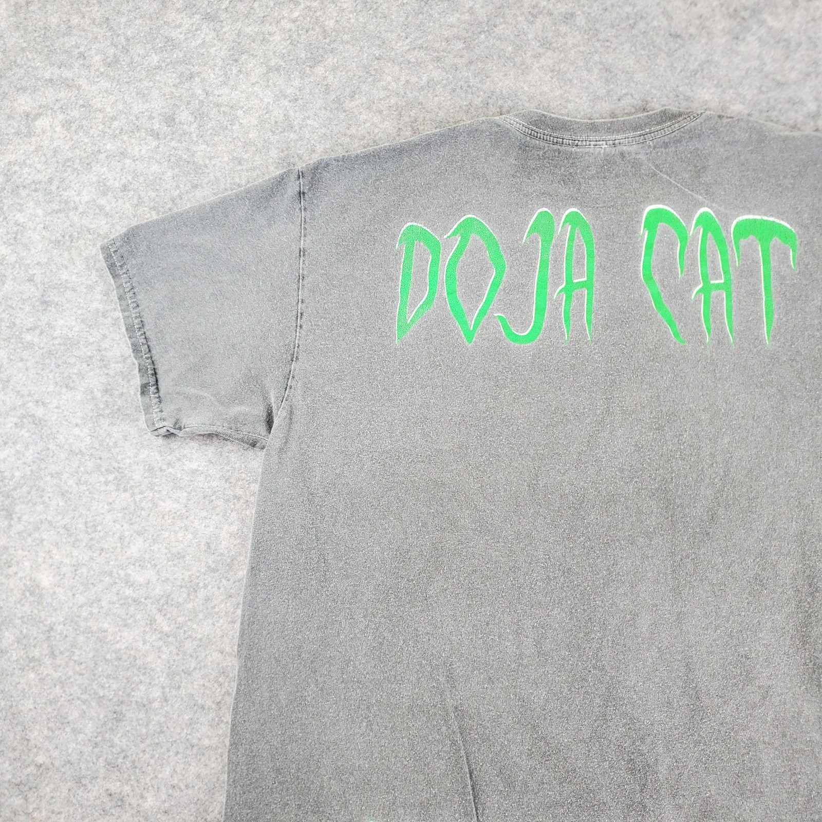 Doja Cat Shirt Mens Medium Gray Crew Neck Short Sleeve Graphics Stretch Pullover