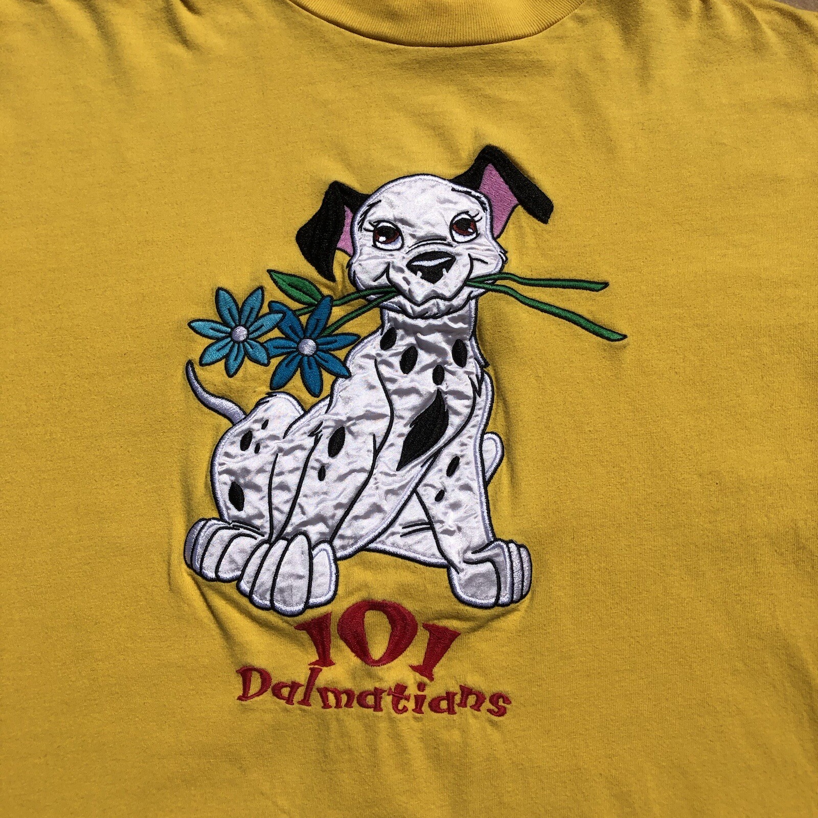 VTG 101 Dalmatians Walt Disney Super Cute Embroidered Graphic Yellow T-Shirt L