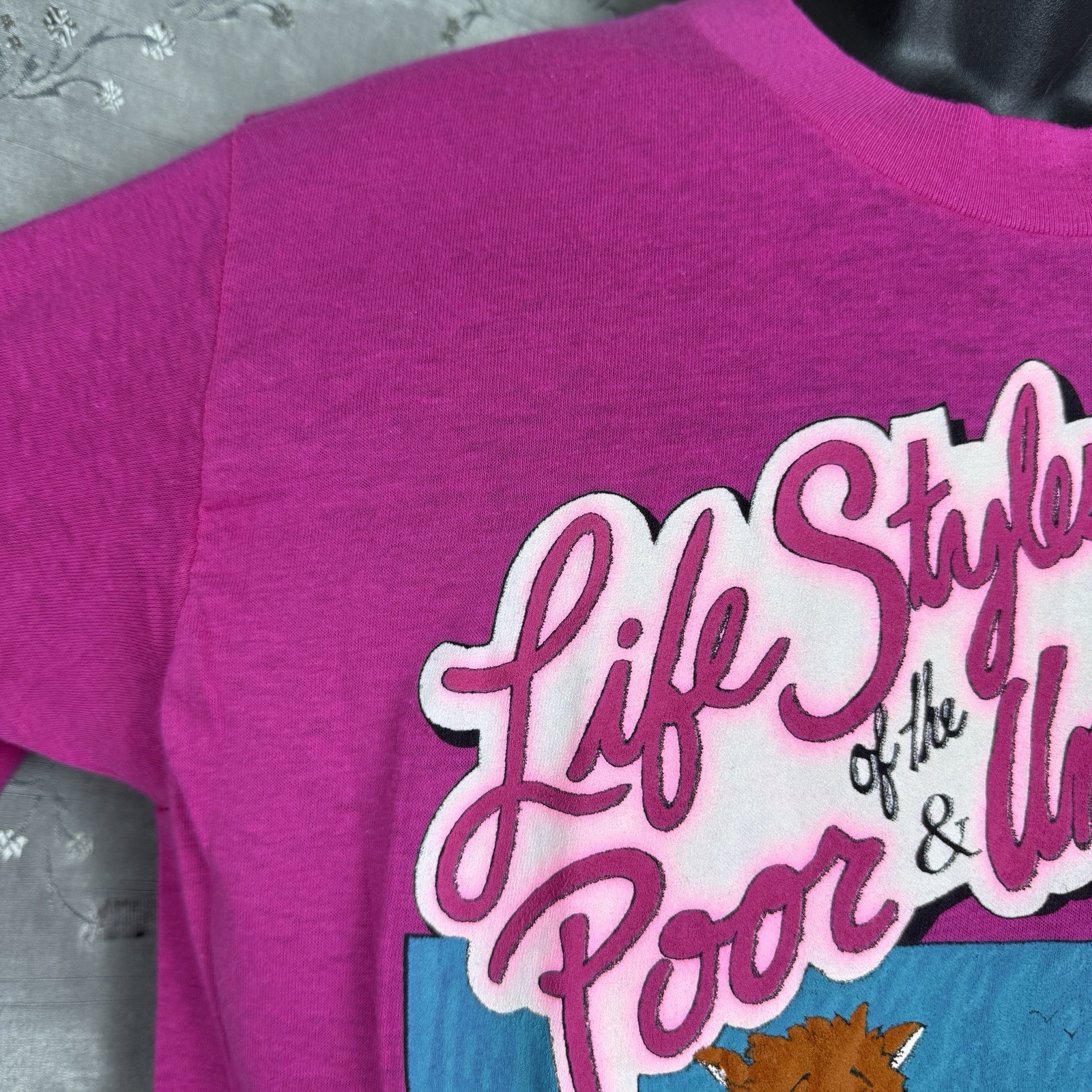 Vtg 80s Lifestyles of Poor & Unknown Top Half Tropix Pink Single Stitch Tee Sz L