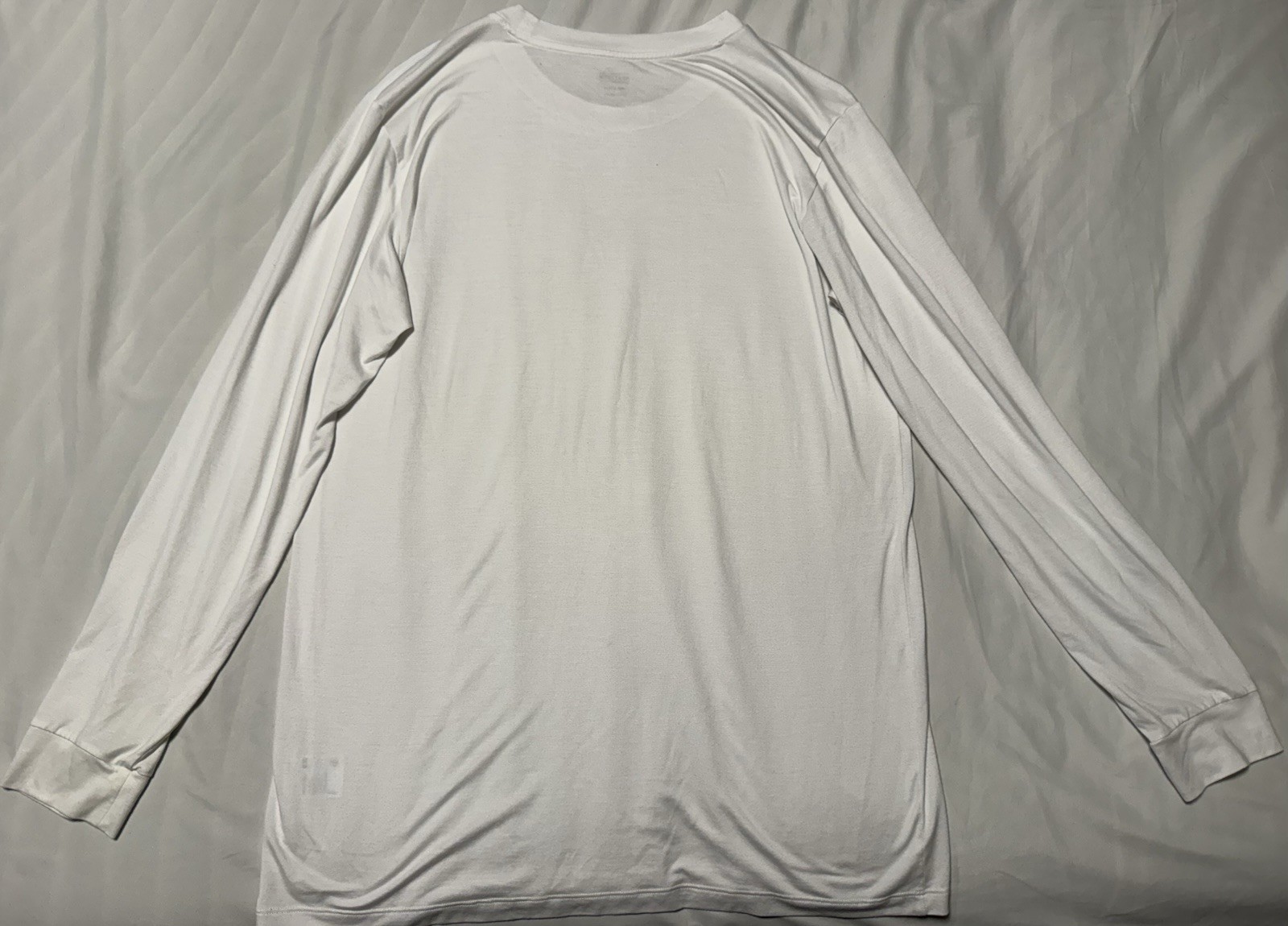 Uniqlo Men’s Small White Scoop Neck Long Sleeve T-Shirt Heattech