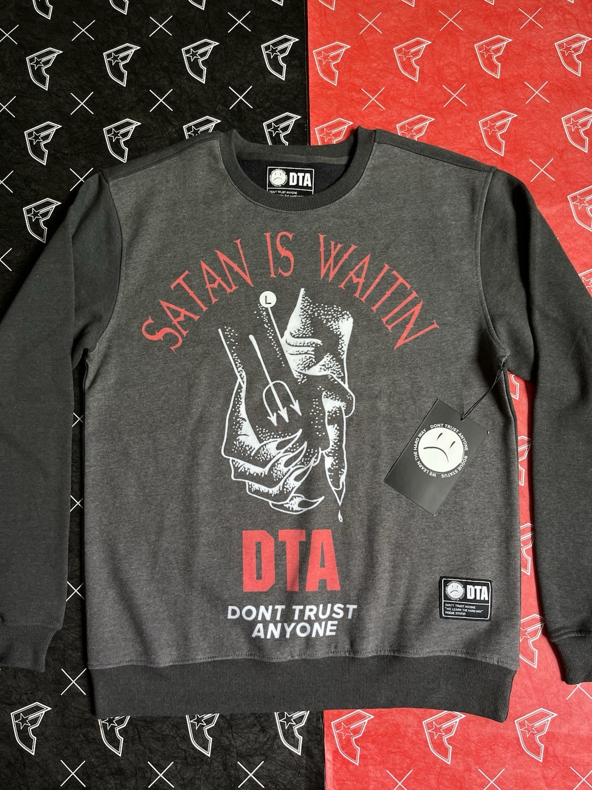 Rogue Status DTA Satan Hands Crewneck NWT Large Travis Barker Blink 182 Y2K