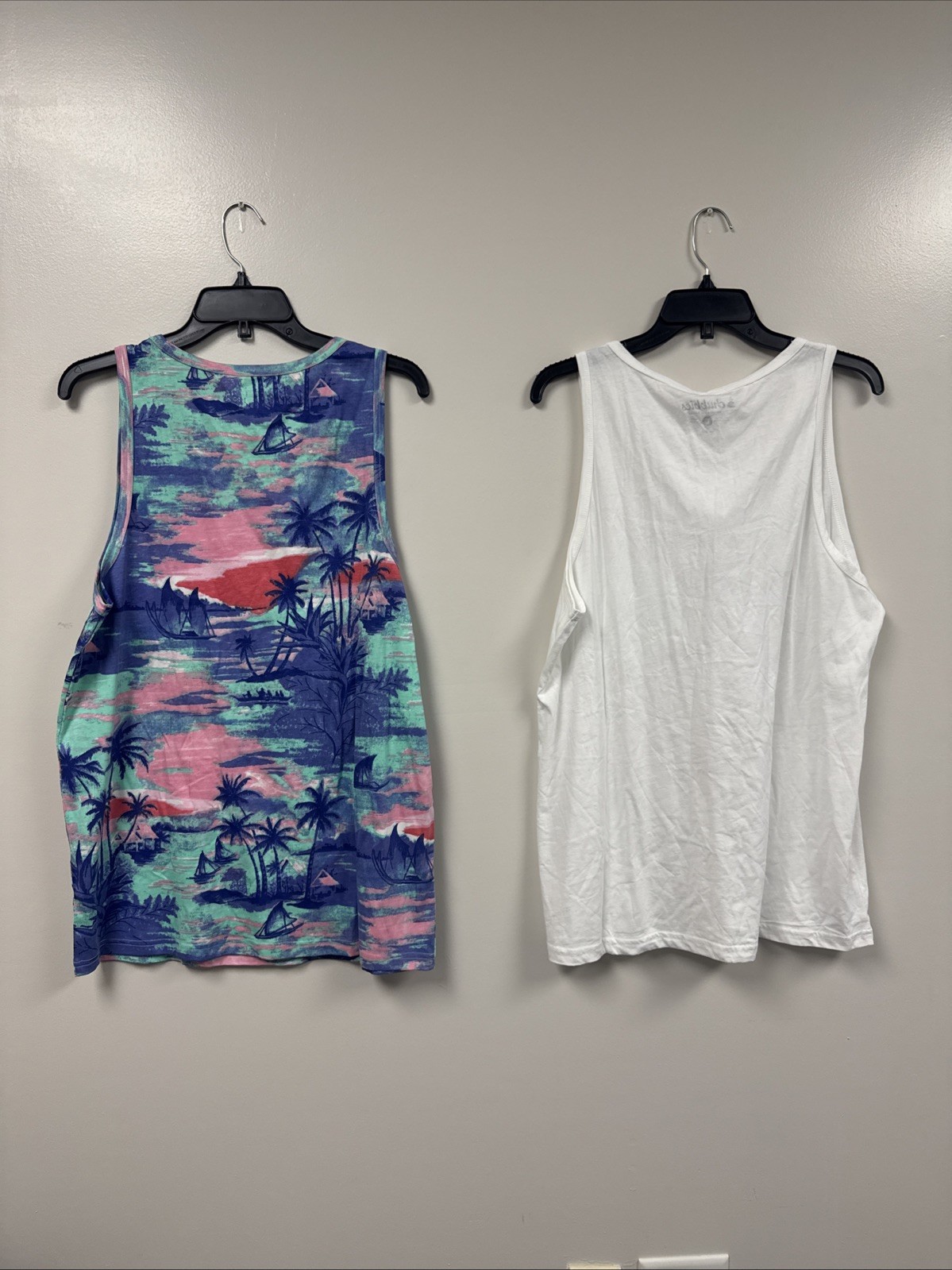 NWT & Imperfection Chubbies 2 Tank Tops Large