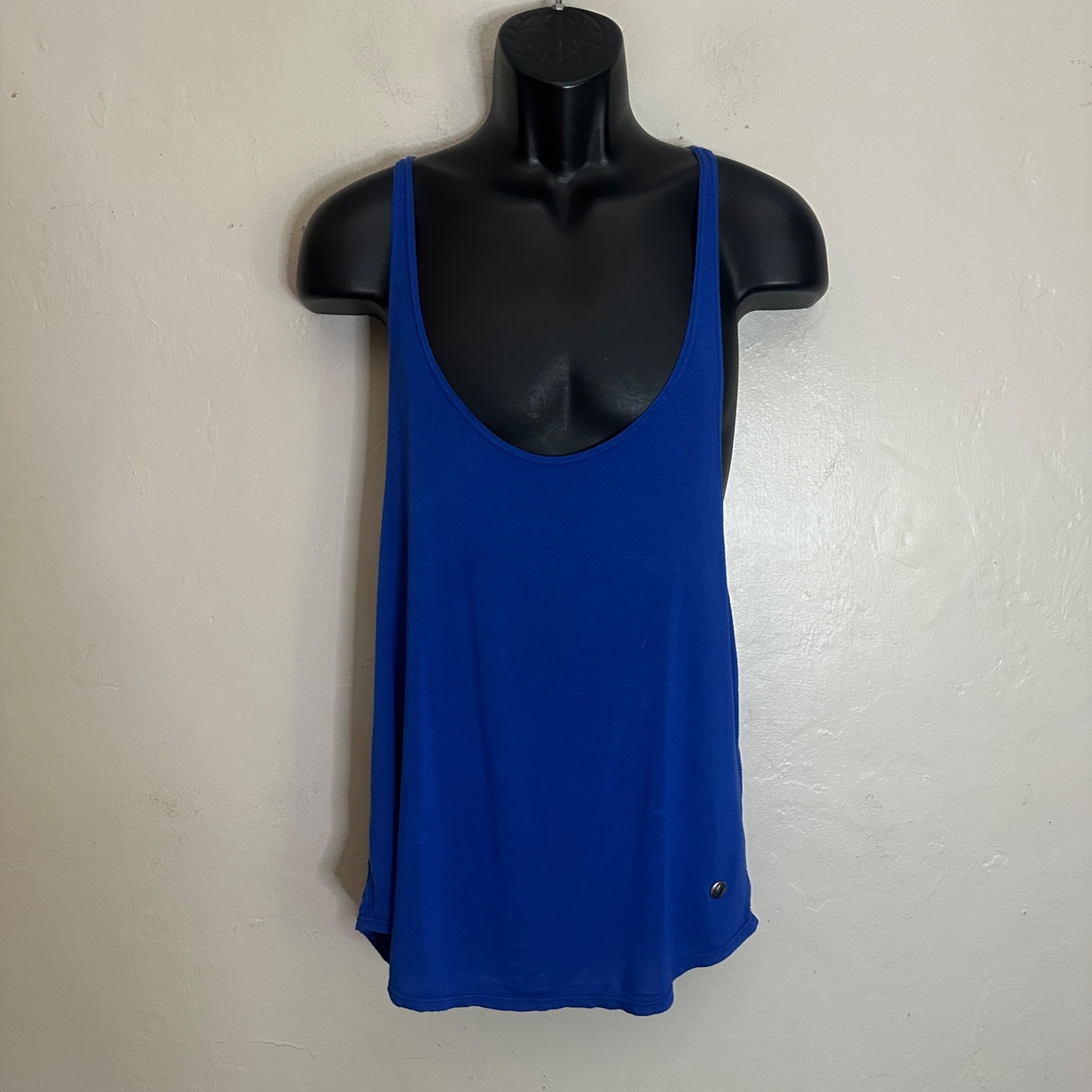 GIGO Stringer Tank Top Large Gently worn 96% polyester/4% spandex 20″ armpits