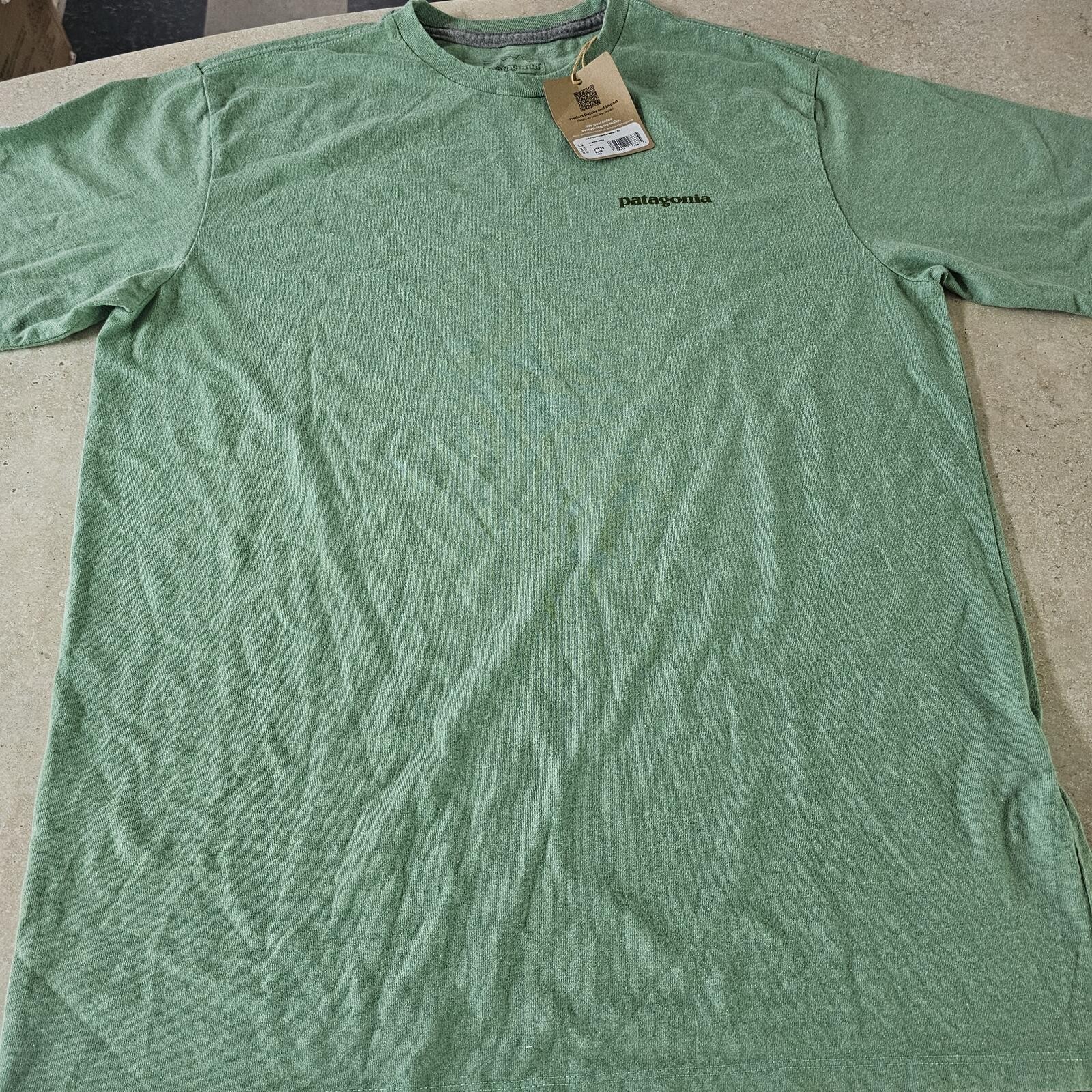 Patagonia Men’s Fitz Roy Tee Green Heather T‑Shit Small NEW