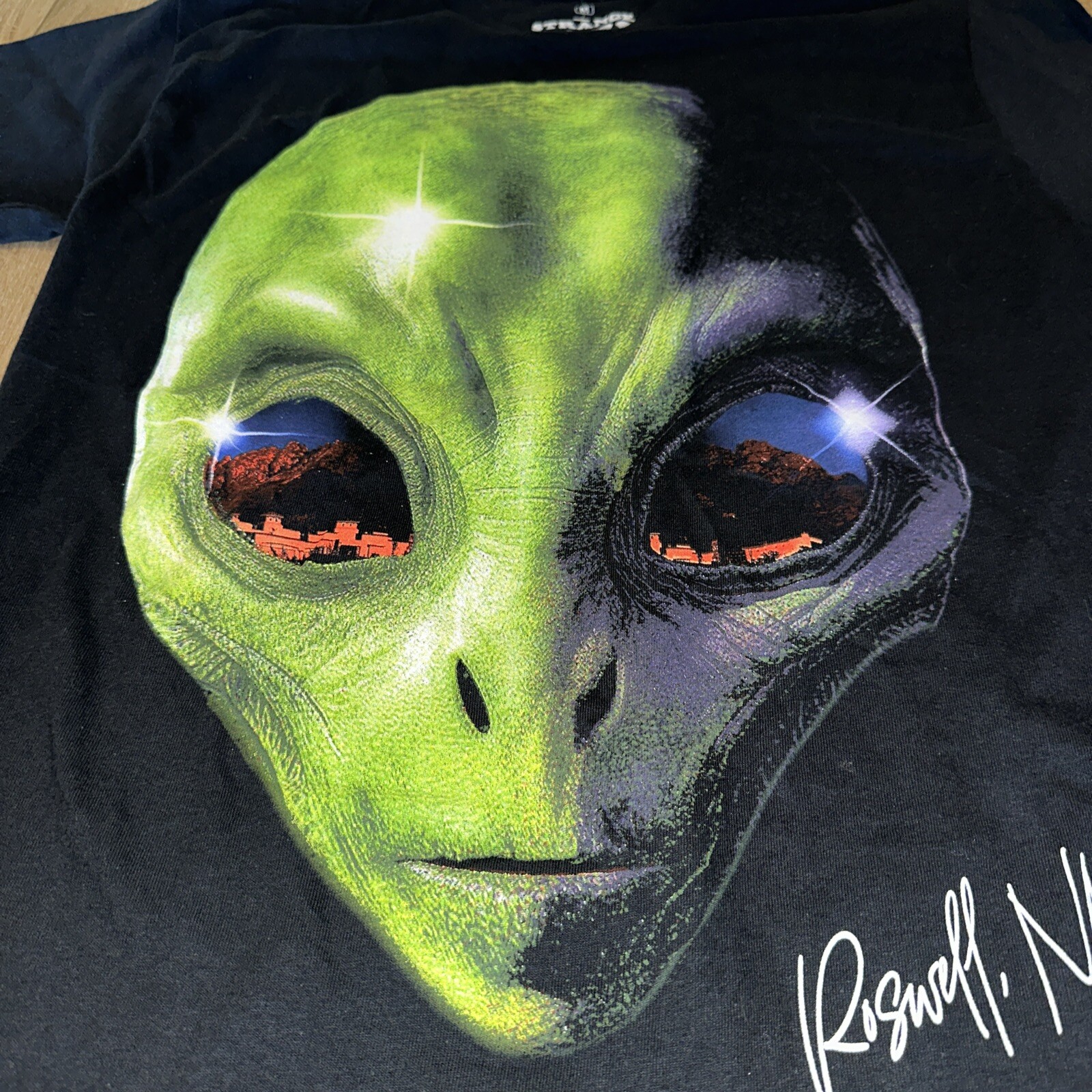 Alien Strange Daze Men’s Graphic Sci-fi T-Shirt Size Medium Black NWOT