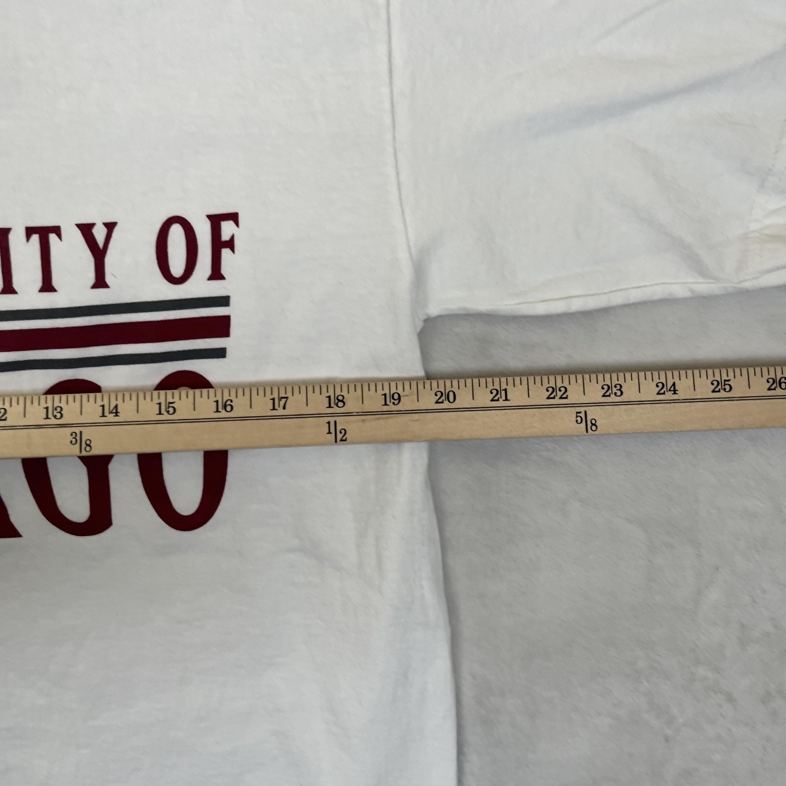 Vintage University Of Chicago T-Shirt Mens Small White College MV Sport Oversize