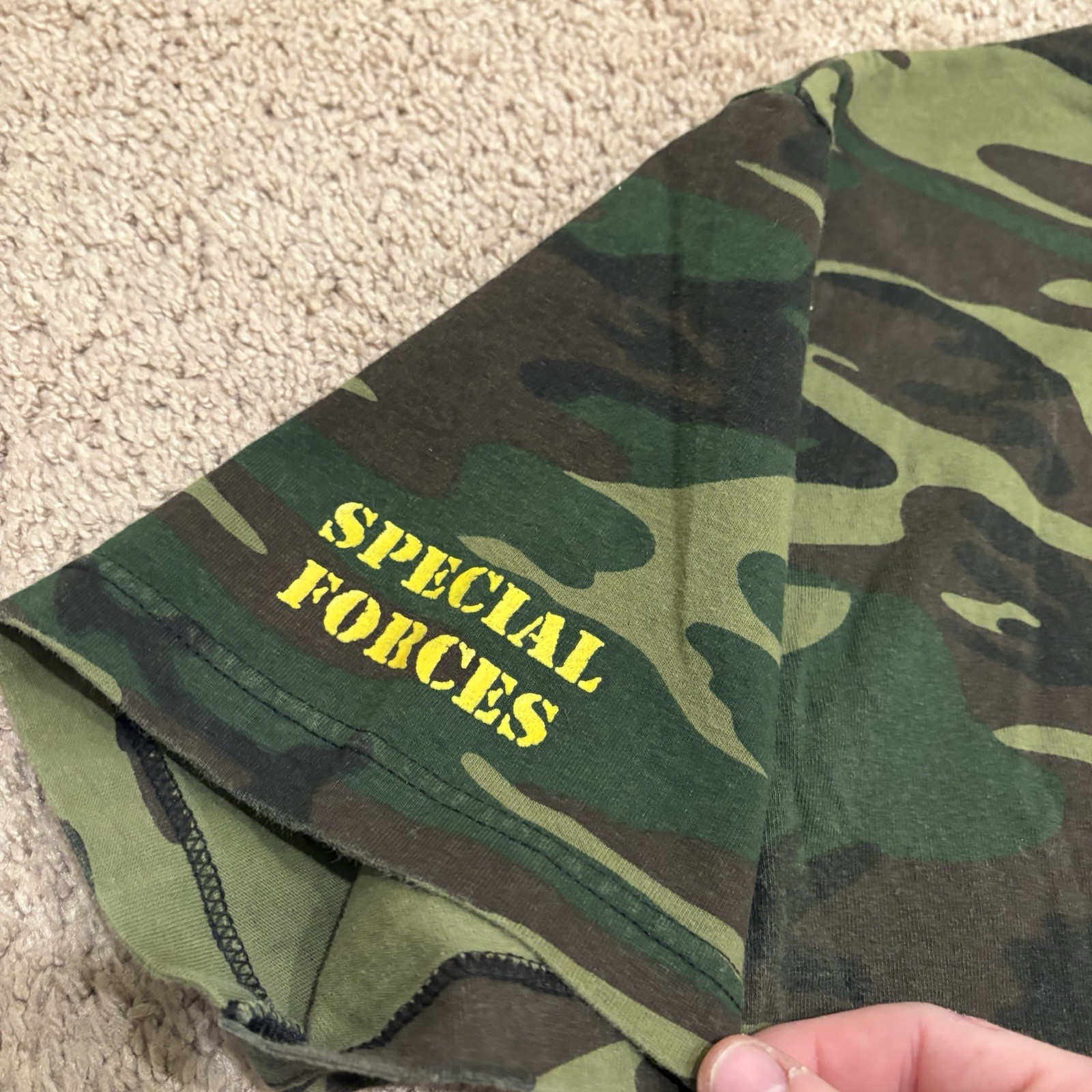 Vintage Assault on Default Special Forces Men’s Camo T-Shirt Size XL