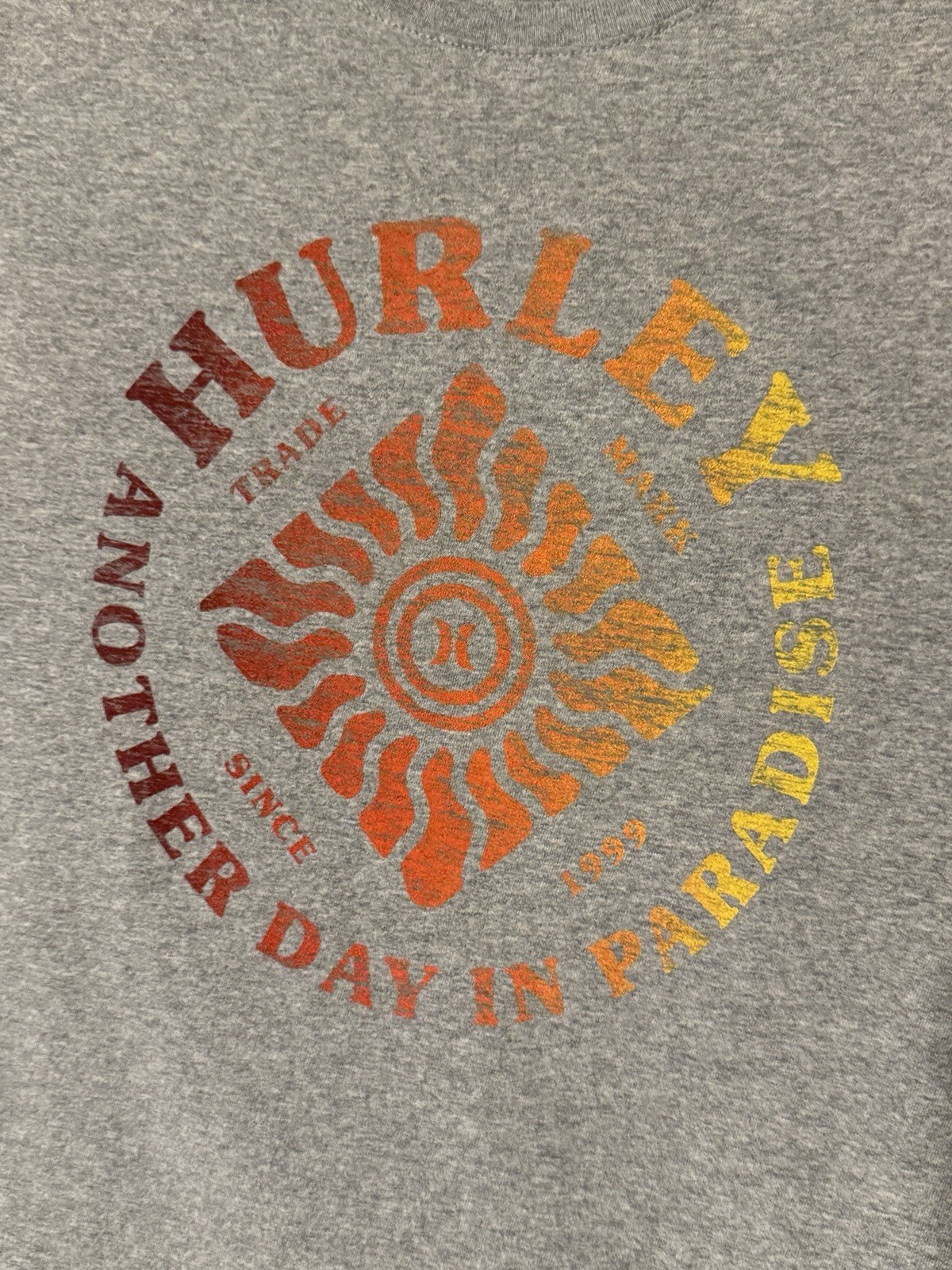 Hurley Gray Cotton Blend Knit Regular Fit Crew Neck Logo Graphic Tee Men’s M
