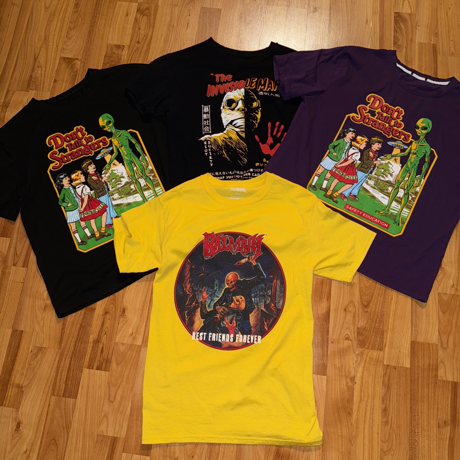 4 Random Men’s Small Graphic T Shirts Lot
