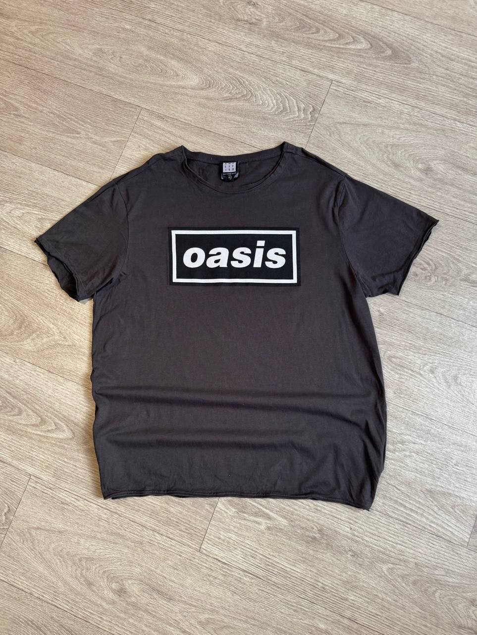 Amplified Oasis Box Logo Distressed T-shirt