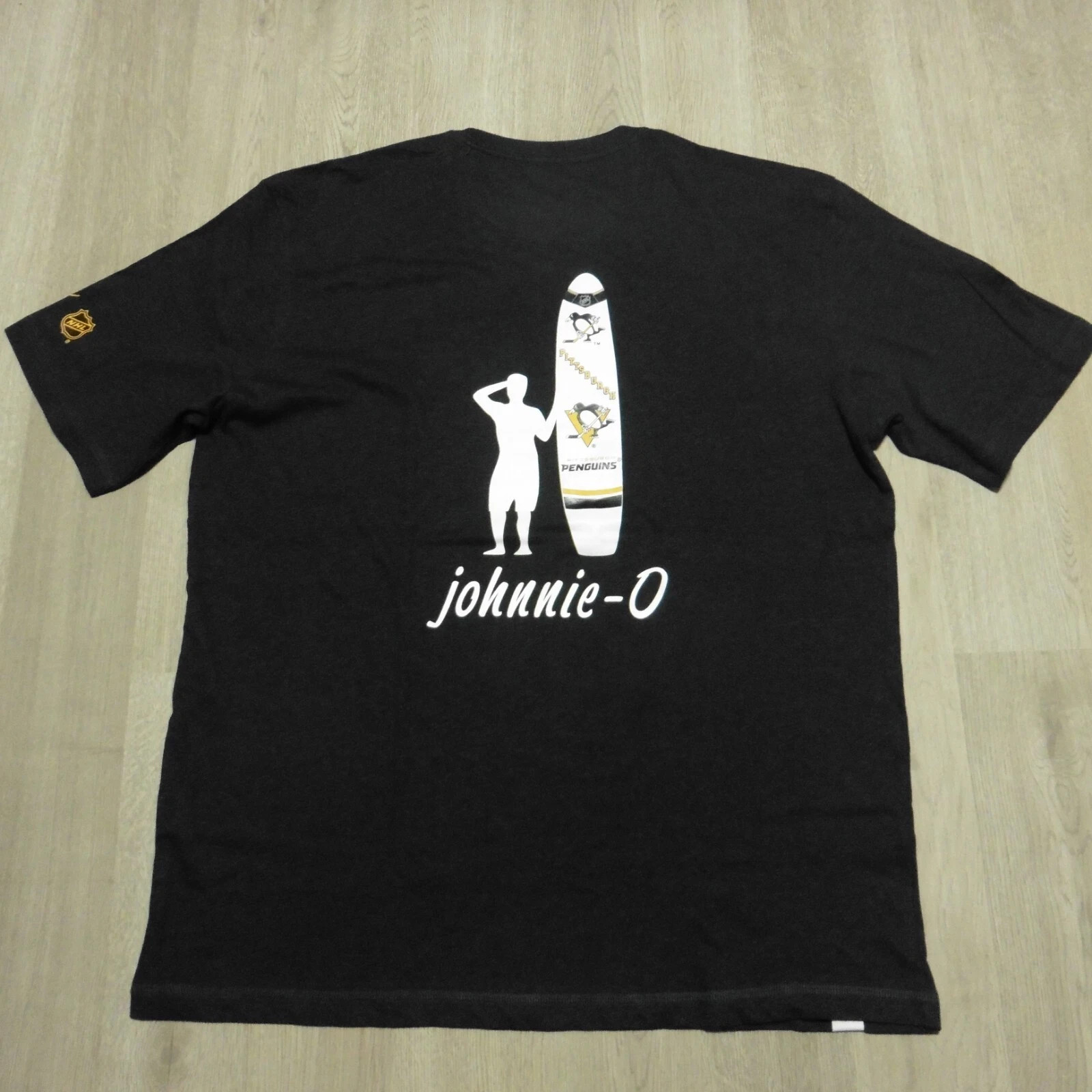 Johnnie-O Men’s M Pittsburgh Penguins NHL Crew Neck T-Shirt Charcoal SS