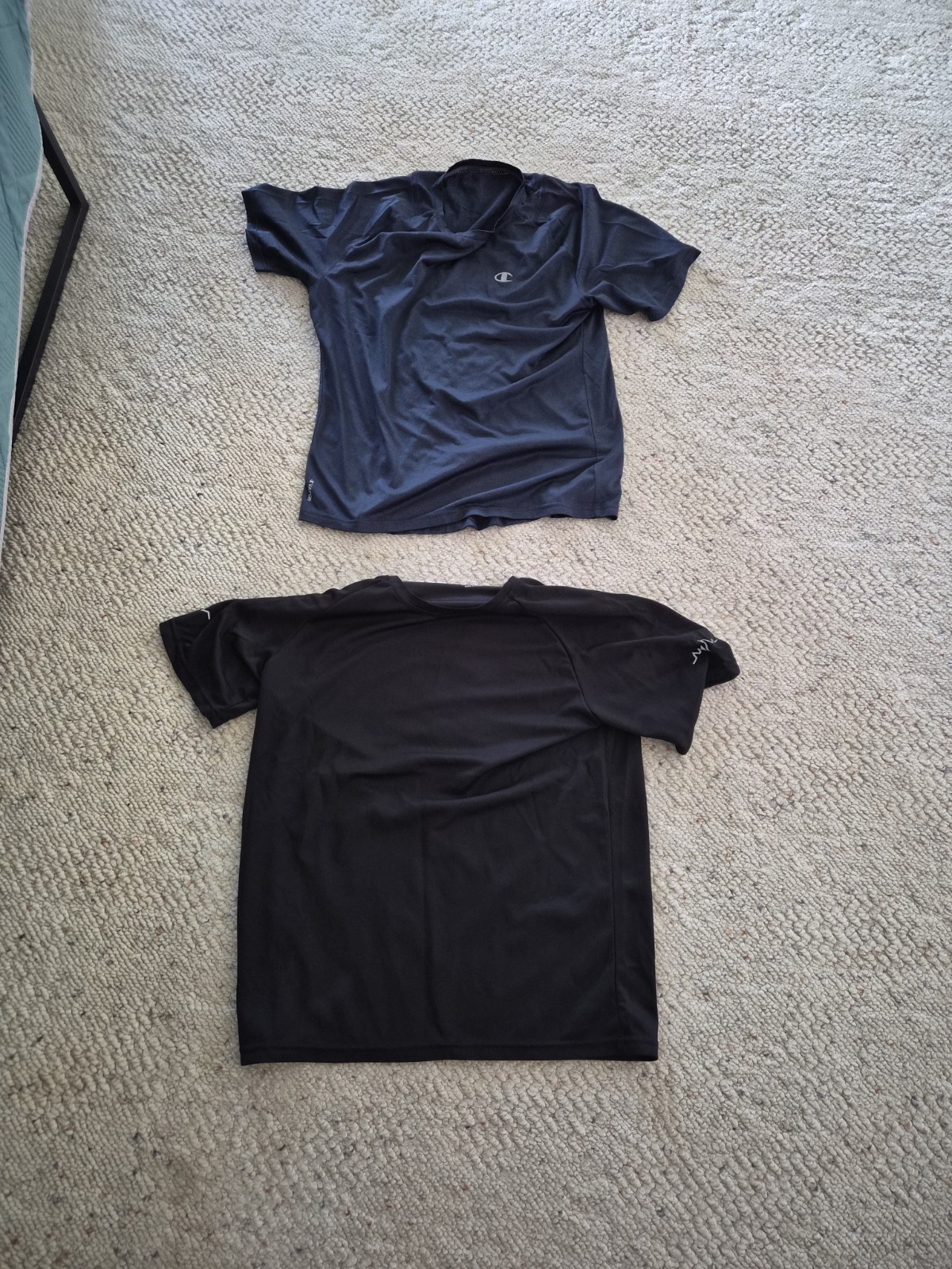 Men’s Lot Of 4 T – Shirts Size Large