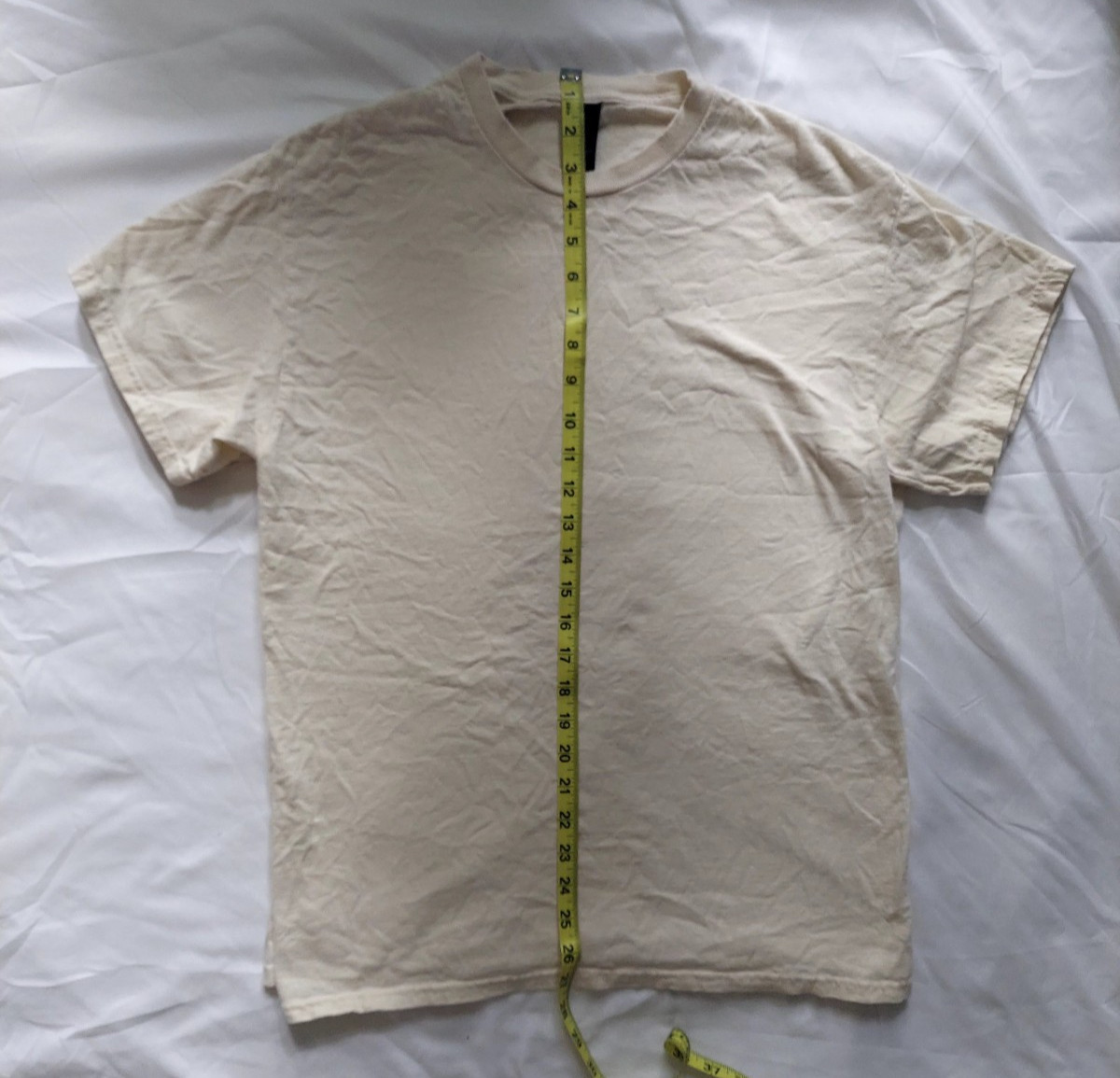 Gildan t shirts M heavy cotton 6pck (2 natural, 4 black)