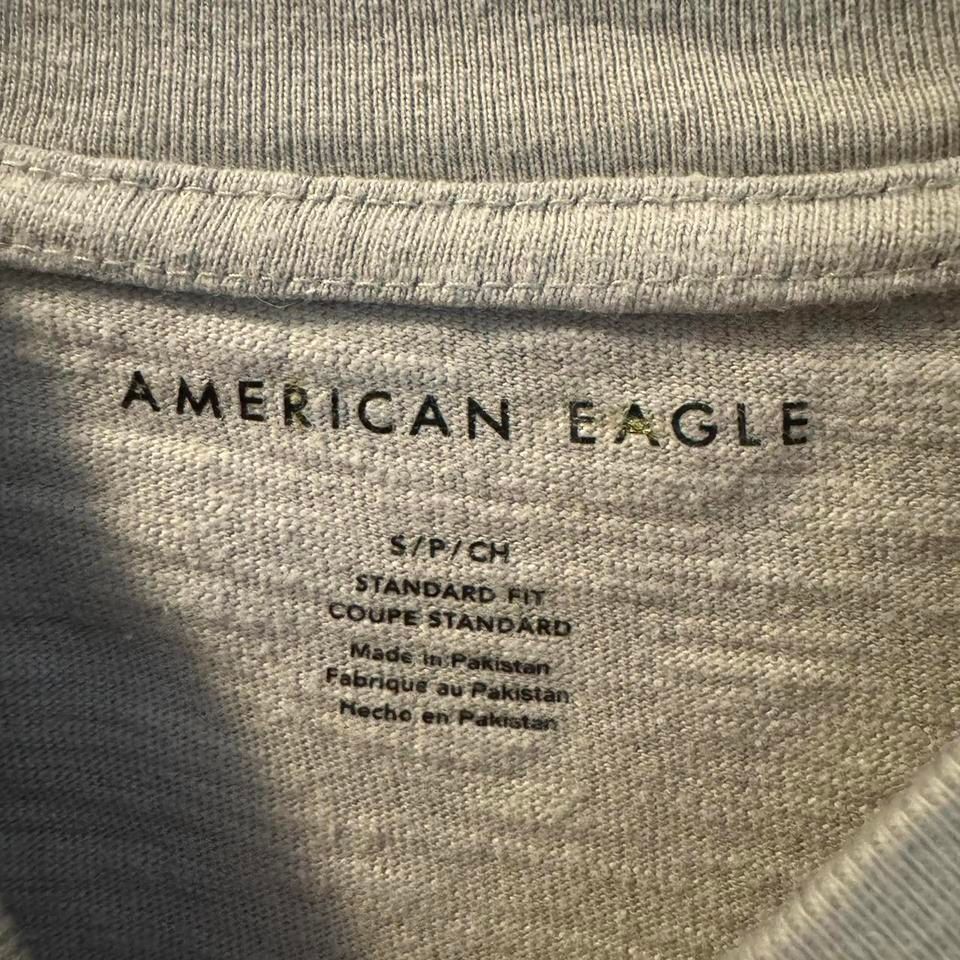 American Eagle Tshirt Men Small Casual Minimal Normcore Standard Fit Y2K Style