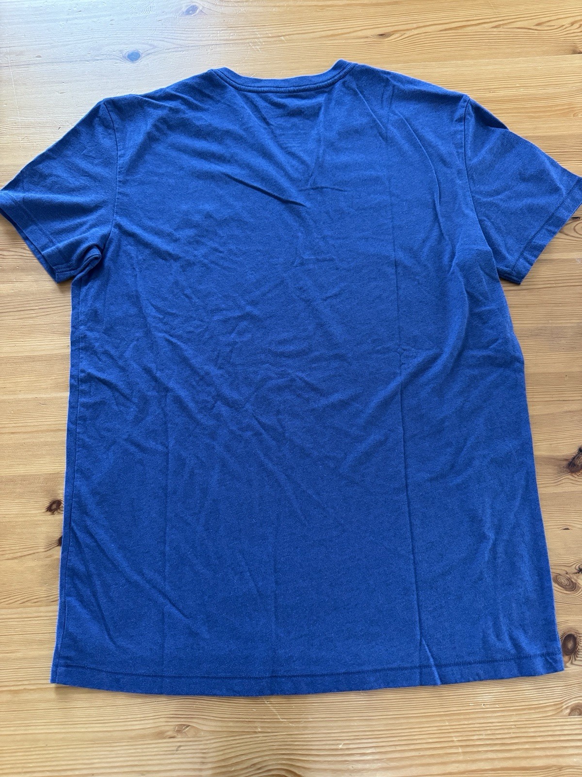 American Eagle Men’s Heritage Classic Fit V-Neck Short Sleeve T-Shirt M Blue