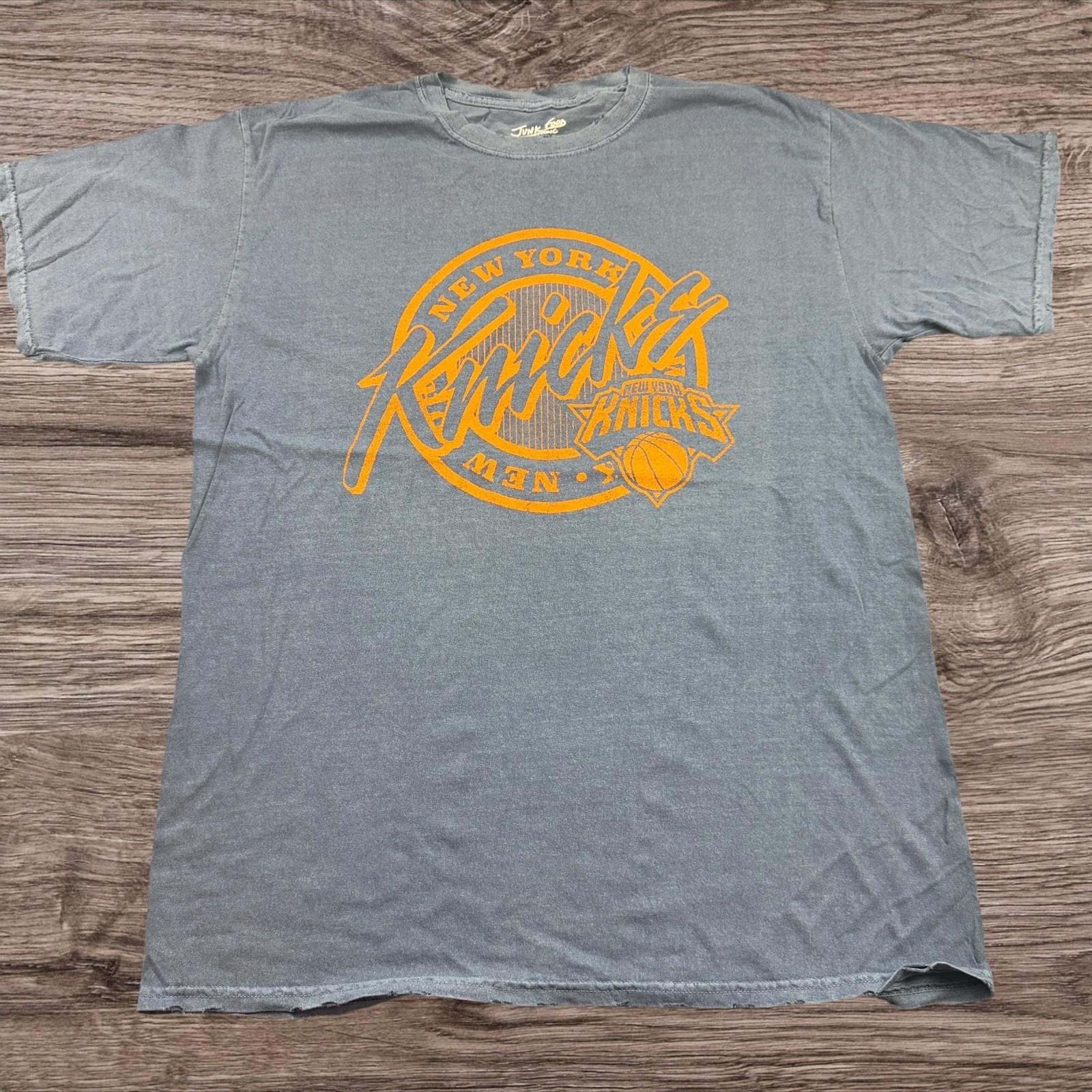 New York Knicks / Junk Food Clothing / Graphic T-Shirt Adult Size 2X-Large