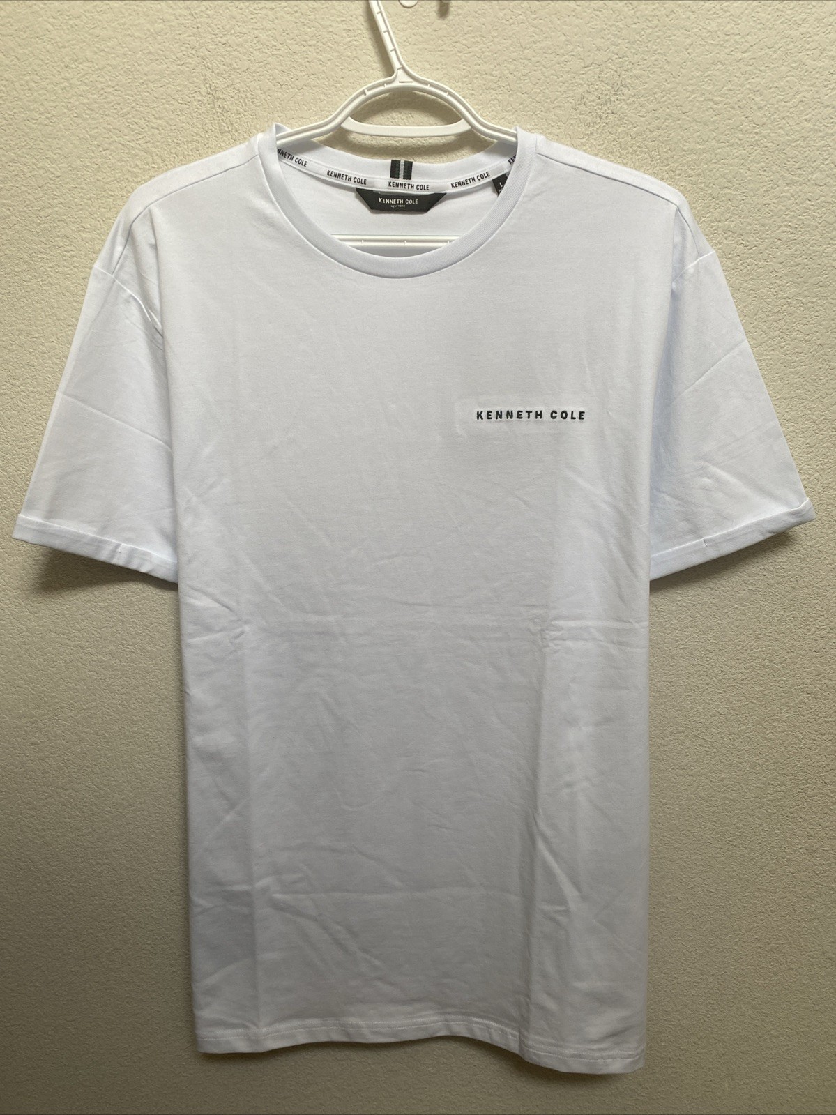 Kenneth Cole City Dweller Large T-Shirt White Short Sleeve Small Logo $49