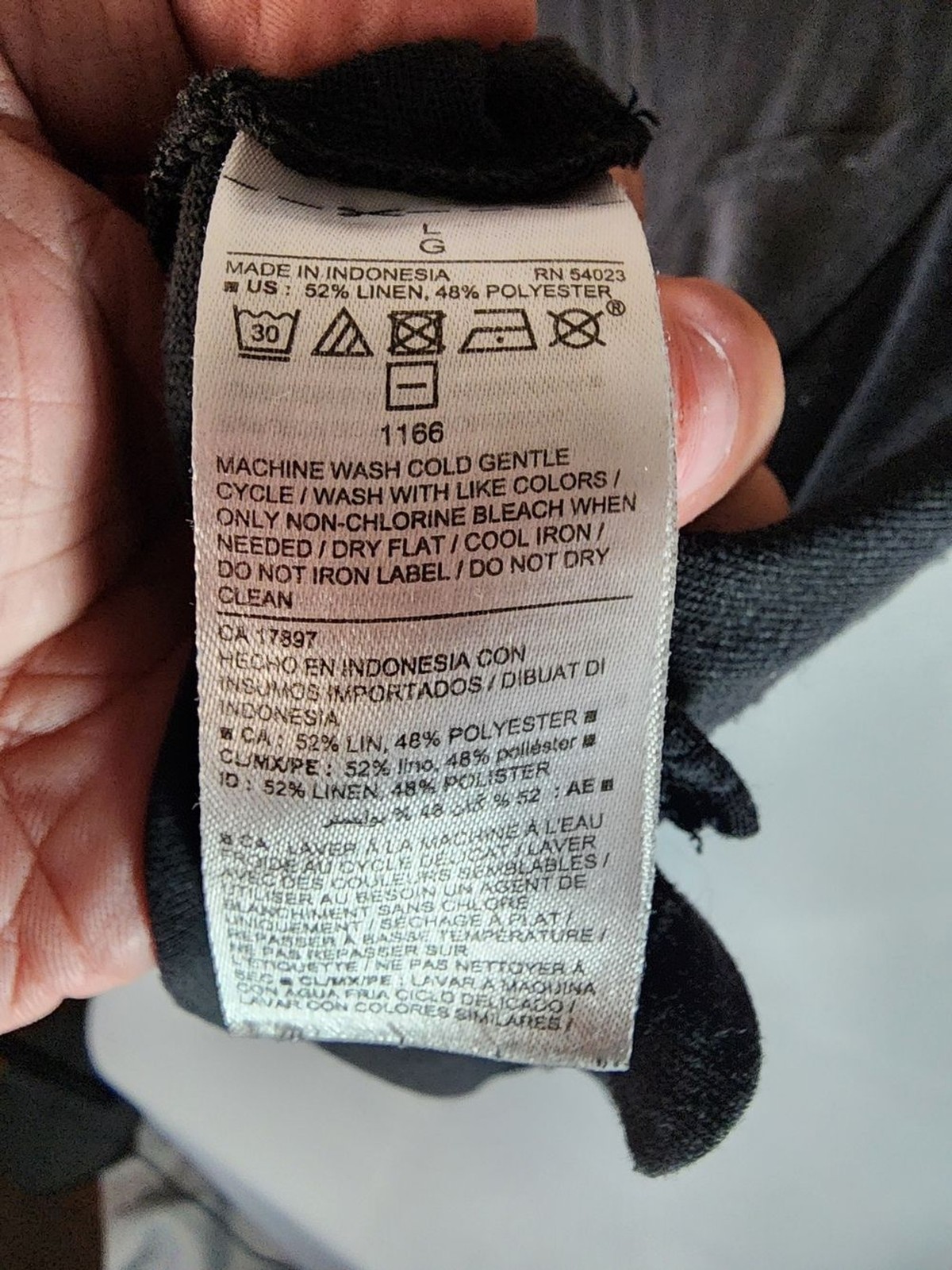 Old Navy Black Short-Sleeve Pocket Tee