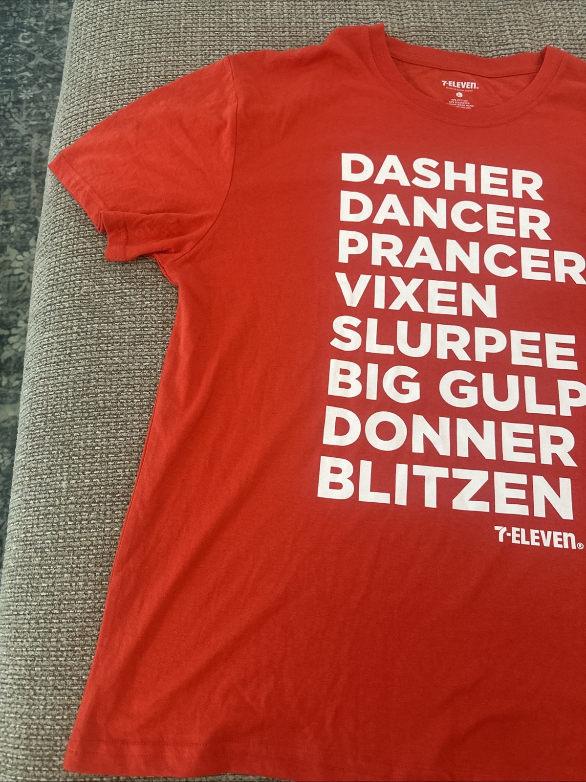 7-Eleven Santa’s Reindeer Shirt Large L tshirt Dasher Dancer Vixen Slurpee T16