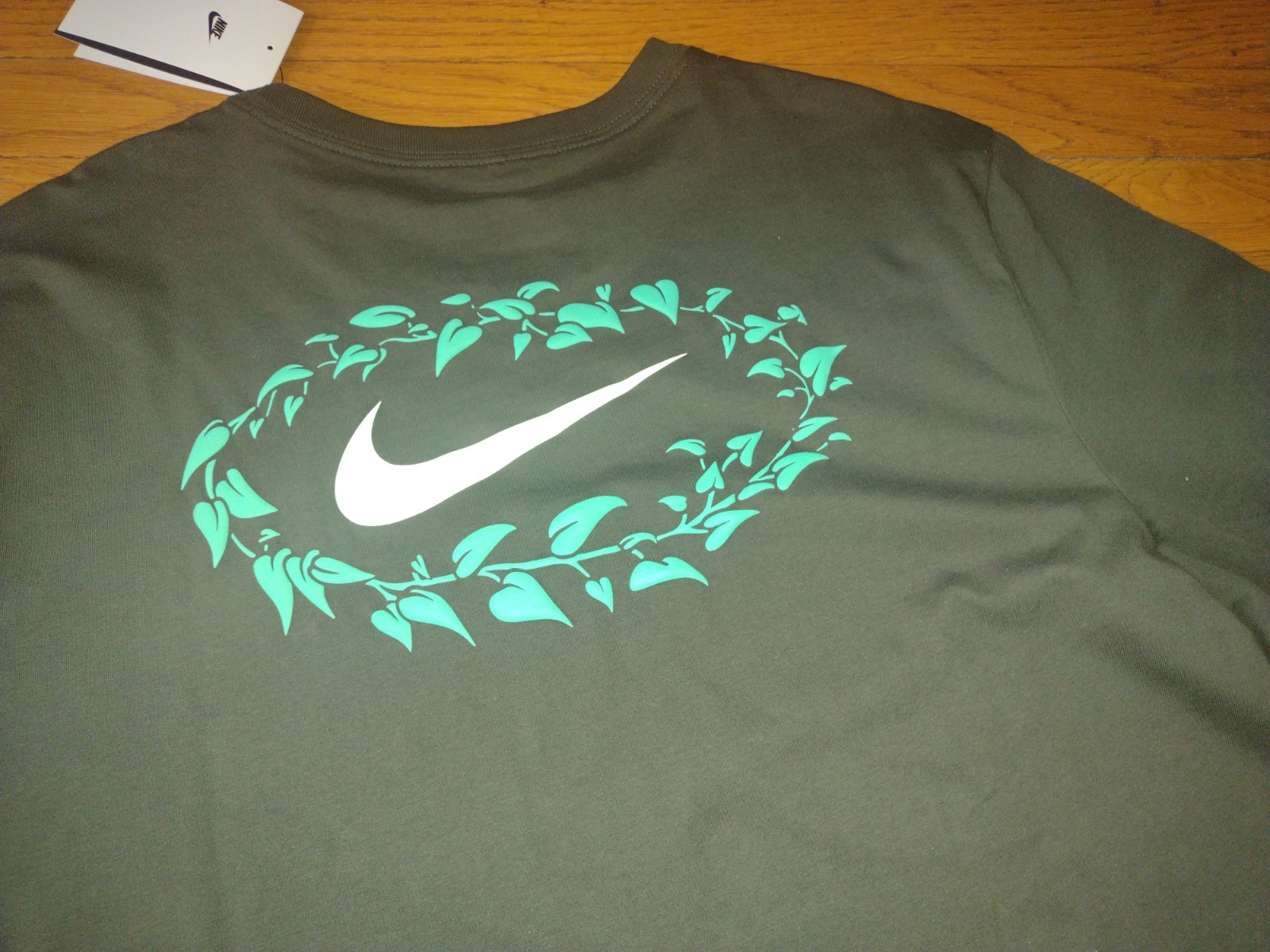 NWT, Nike Men’s Graphic 100% Cotton Dark Green T-Shirt, Style # HJ0618-355