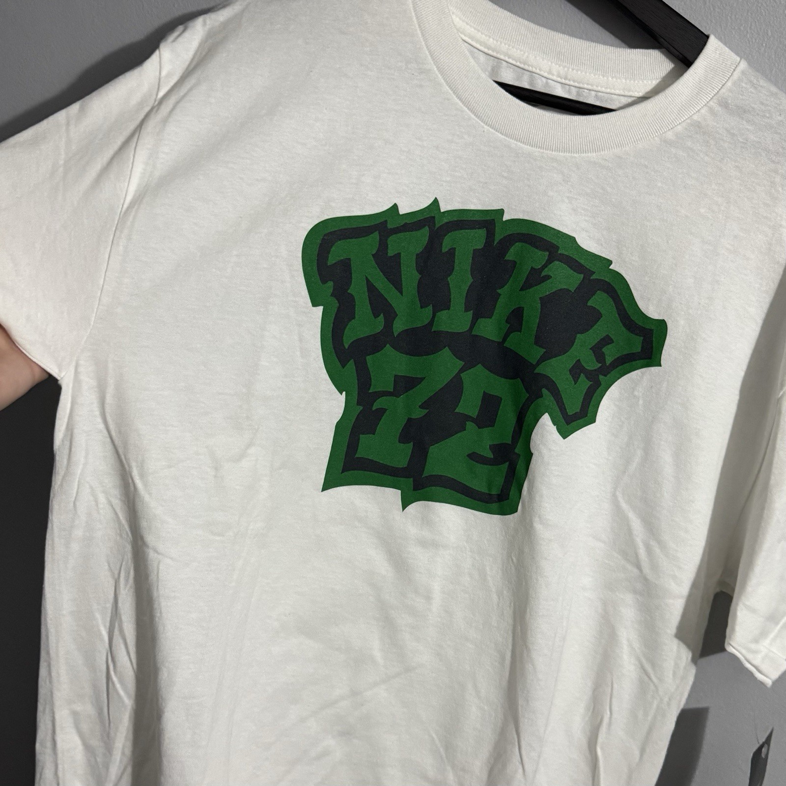 Nike Sportswear Men’s L White 72 Green Cotton Loose Fit Graphic T-Shirt
