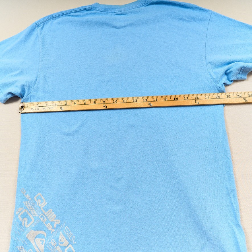 Vintage 90s Quiksilver Graphic T-Shirt Men’s L Blue Wave Logo Wrap Around