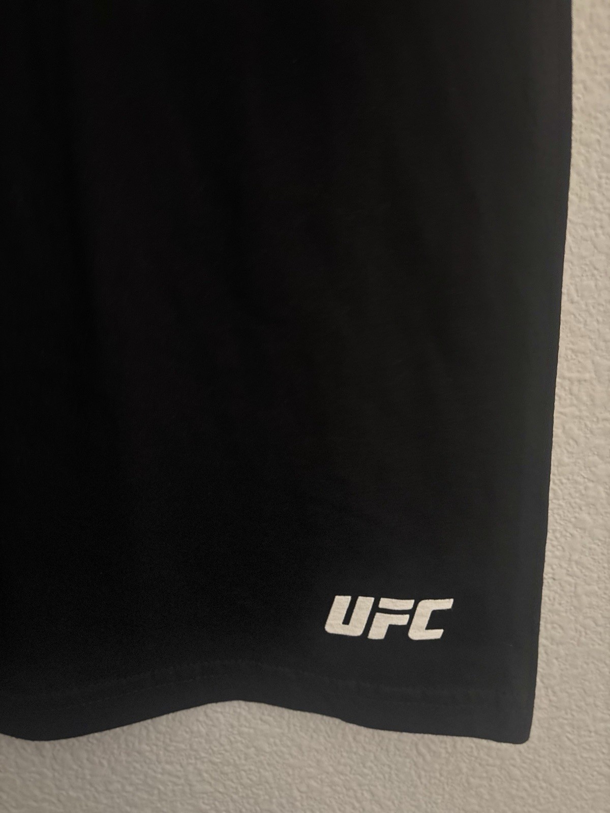 UFC LOGO GRAPHIC T-SHIRT MEN’S BLACK SIZE M 100% COTTON NWT