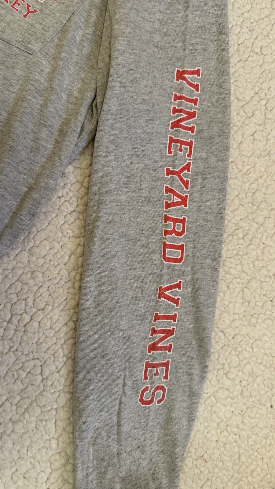 Vineyard Vines Longsleeve Tee Hockey Mens Small S EUC Gray and Red and White
