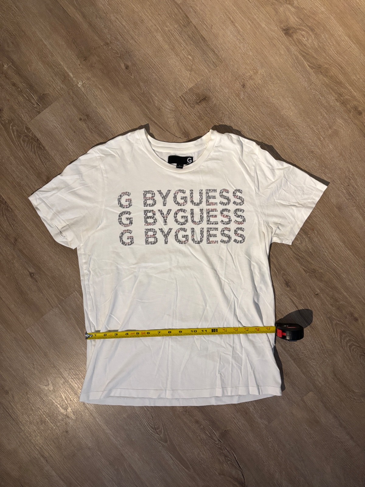 g by guess multi logo graphic t-shirt spellout print white size S