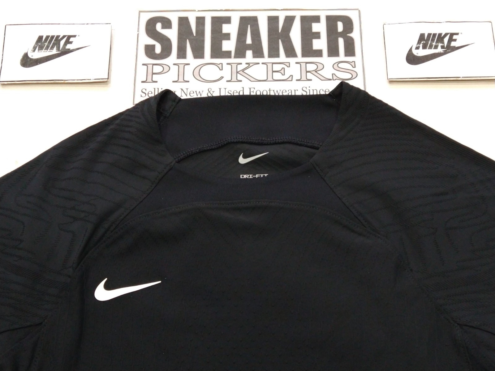 Nike Dri-FIT ADV Vapor 4 Knit Soccer Jersey – DR0671 010 – Black – Size: S – NWT