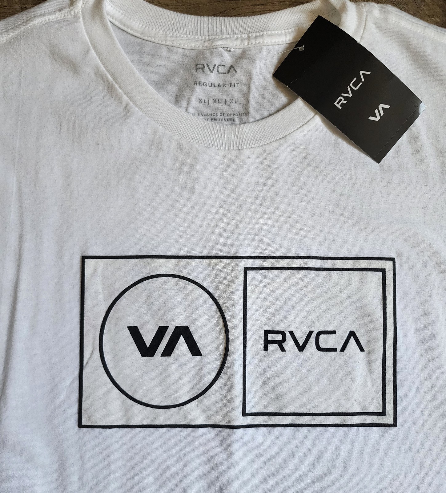 NEW RVCA T Shirt Mens Size XL White Cotton Regular Fit Crew Neck Short Sleeve