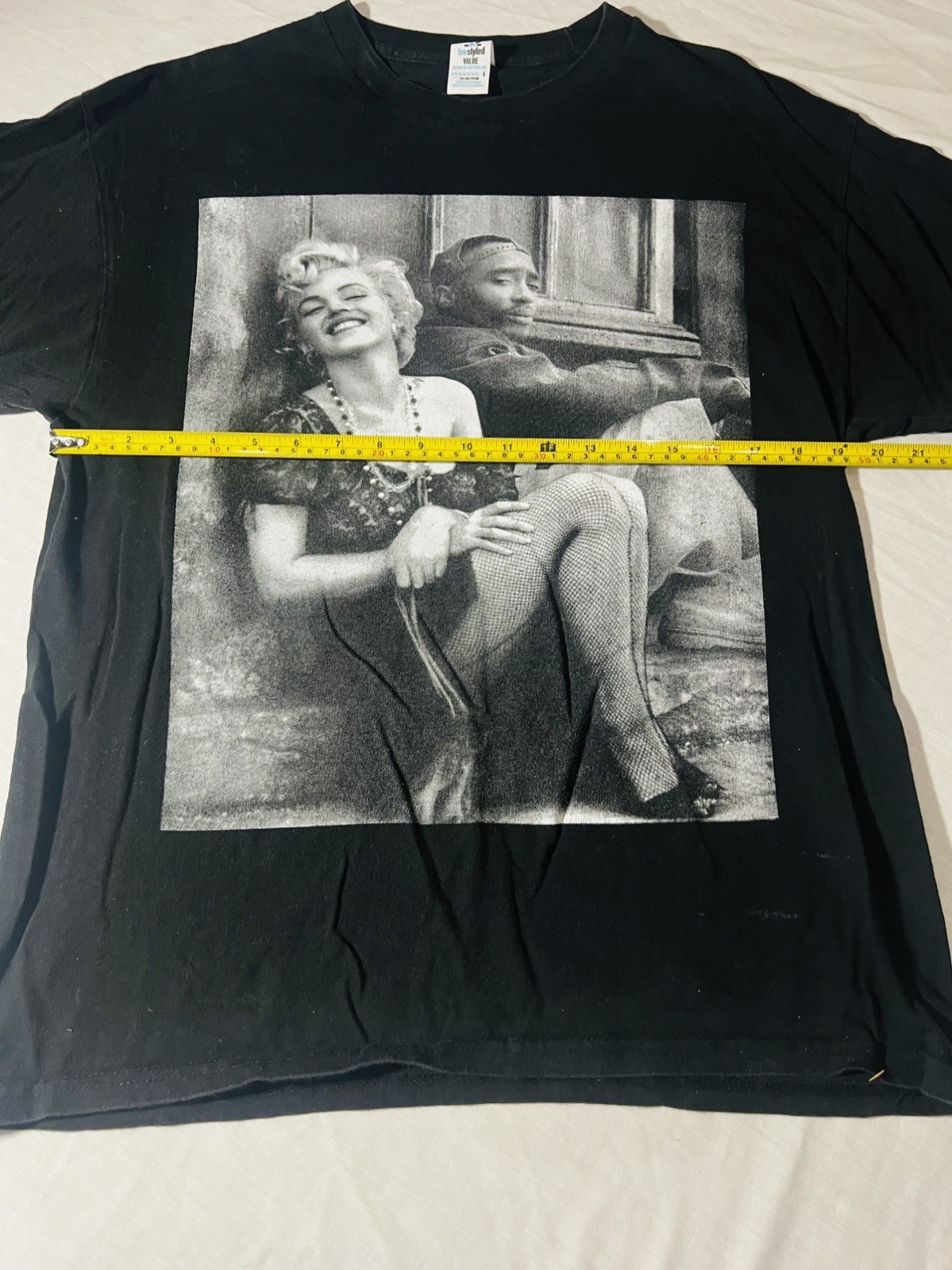 Teestyled value T Shirt Unisex Adult Size L Marlyn Monroe and Tupac Graphic Tee