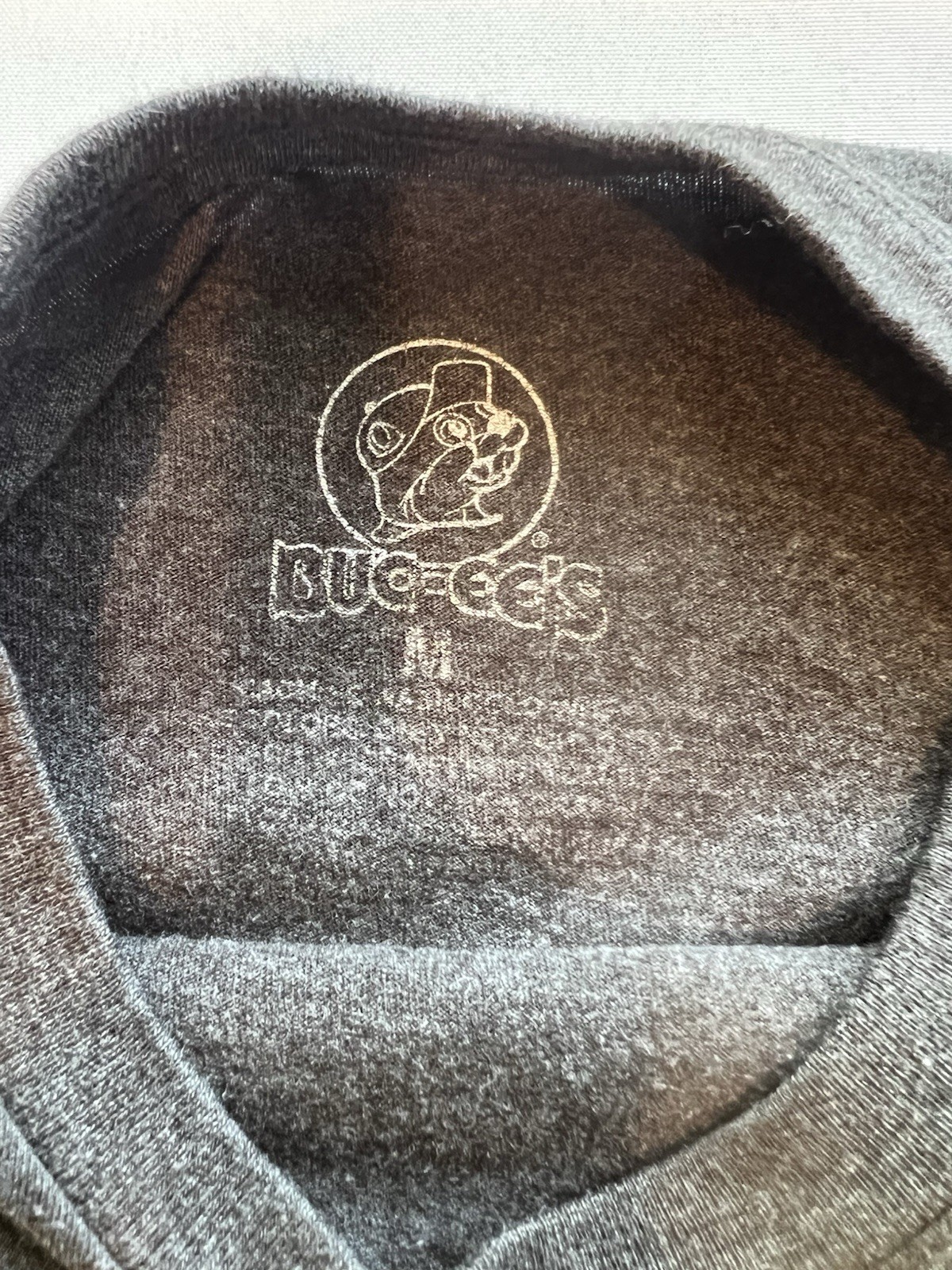 Buc-ee’s Calhoun GA Buc-ee Logo Graphic T-Shirt Gray M Cotton Blend