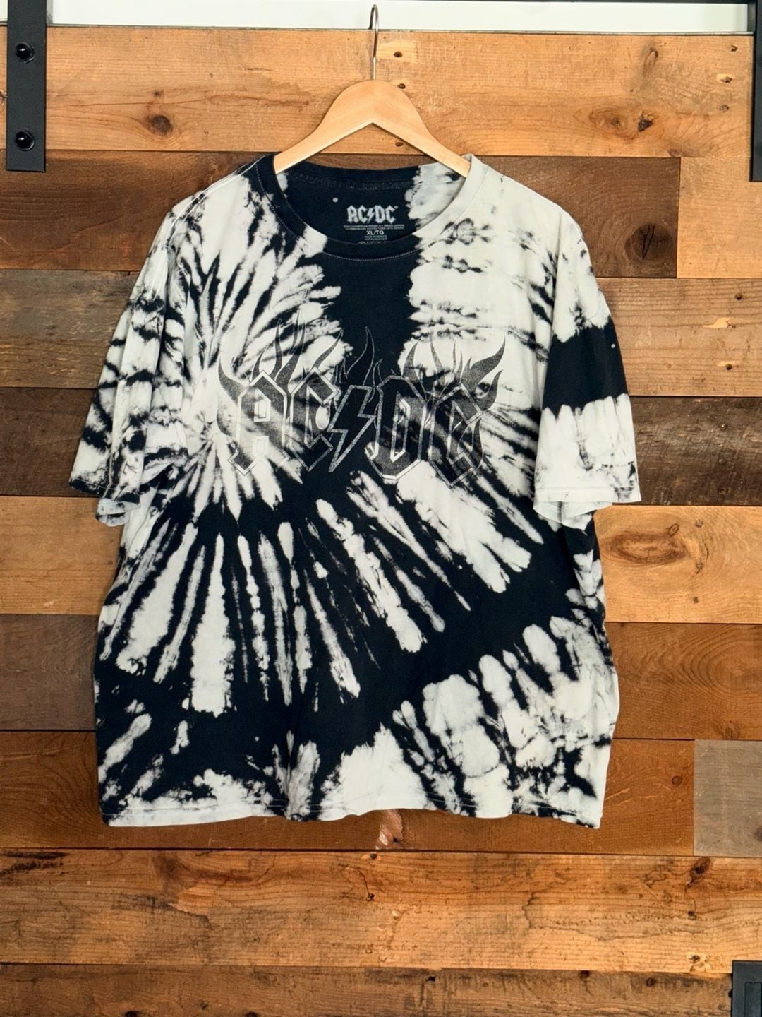 AC/DC Black and White Tie-Dye Graphic T-Shirt XL