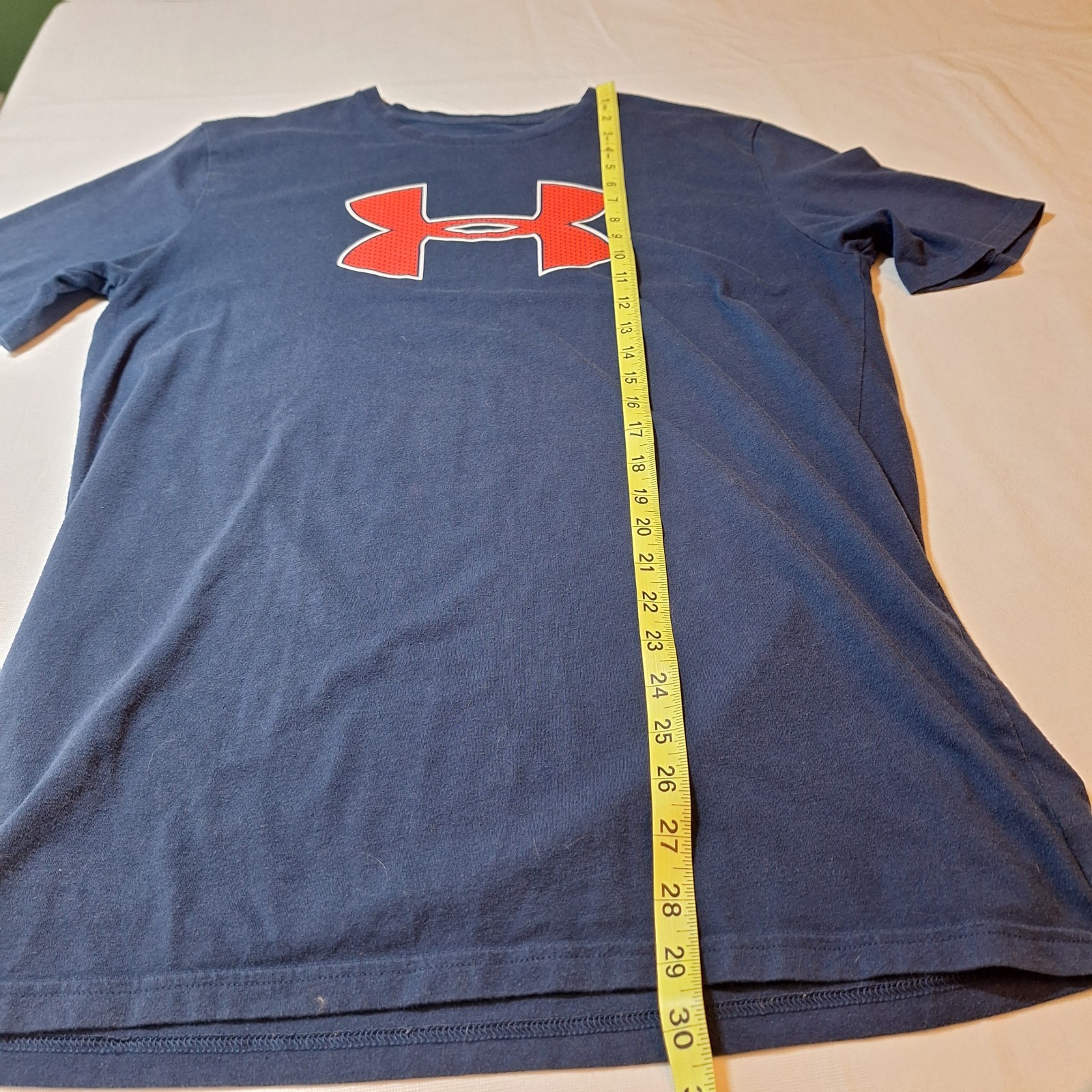 Under Armour Heatgear Athletic Navy Blue Red Logo Graphic Crewneck Tshirt Size M