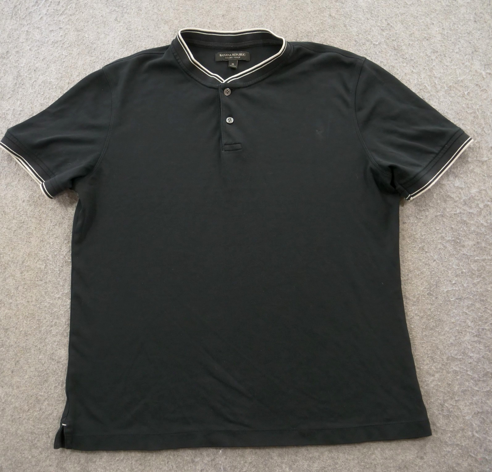 Banana Republic Shirt Mens Medium Black Henley Short Sleeve Contrasting Trim