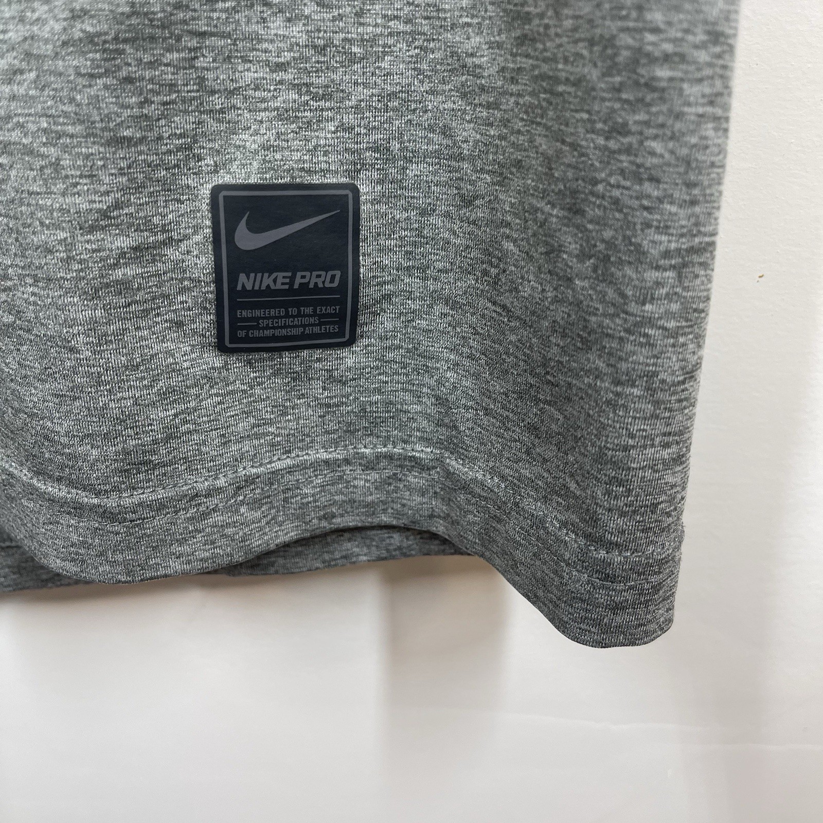 Nike Pro T Shirt Mens S Gray Fitted Center Swoosh Dri Fit Training Gym Sports
